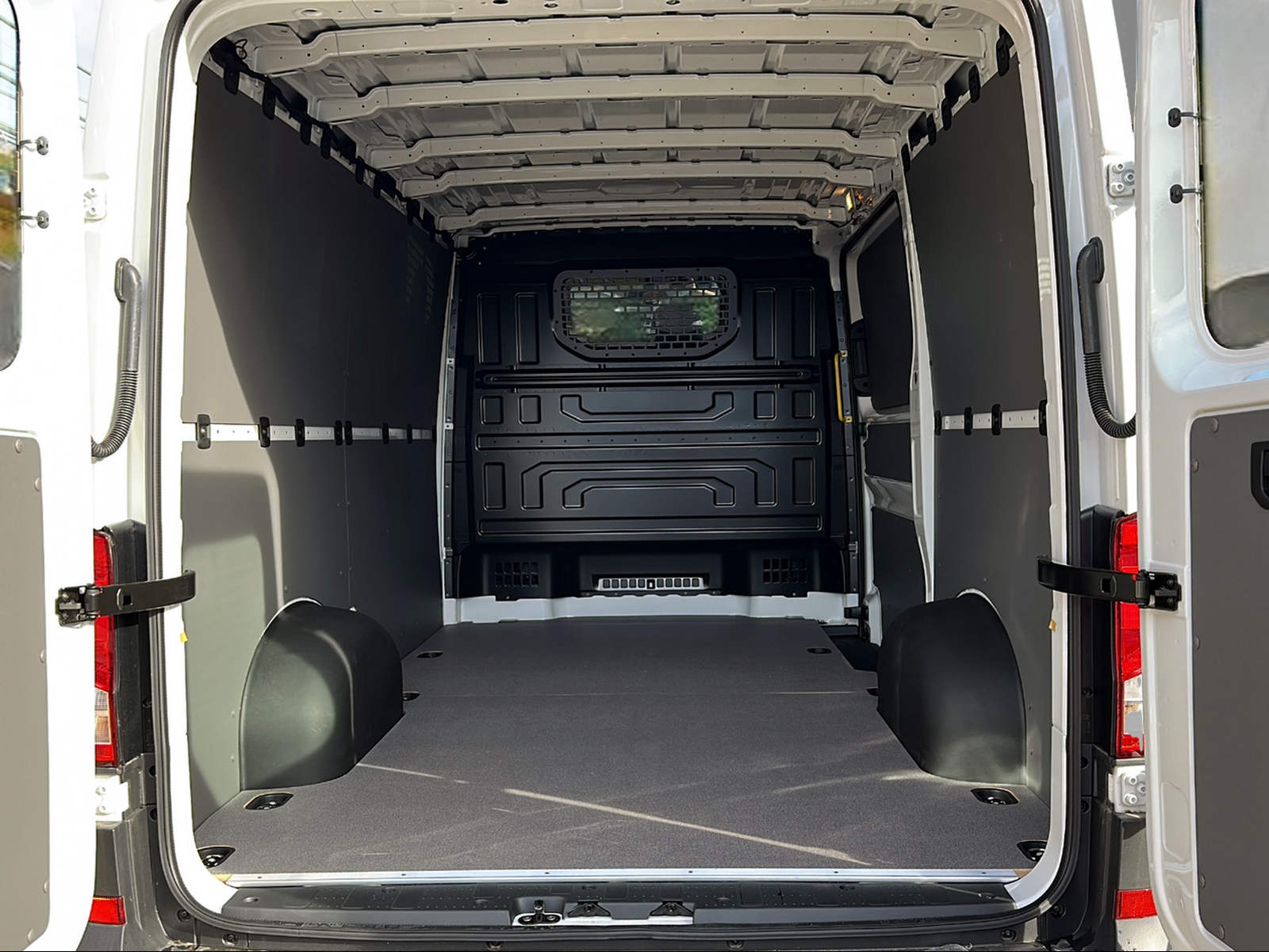 VW Crafter 35 2.0 TDI Entry L3-image-8
