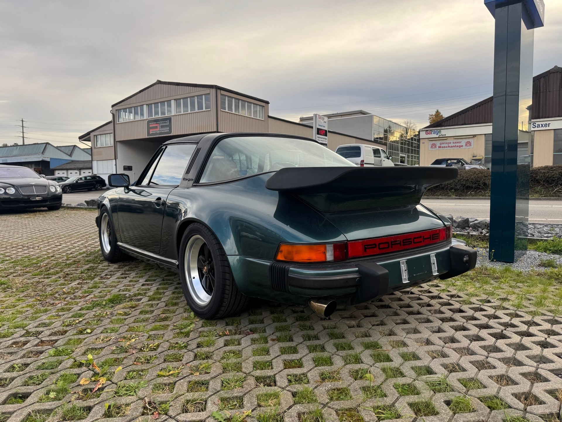 PORSCHE 911 SC Targa-image-4