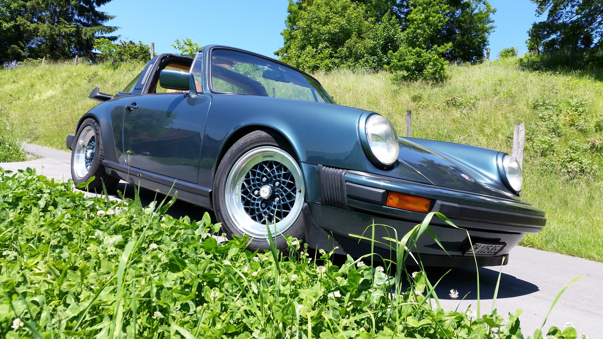 PORSCHE 911 SC Targa-image-13