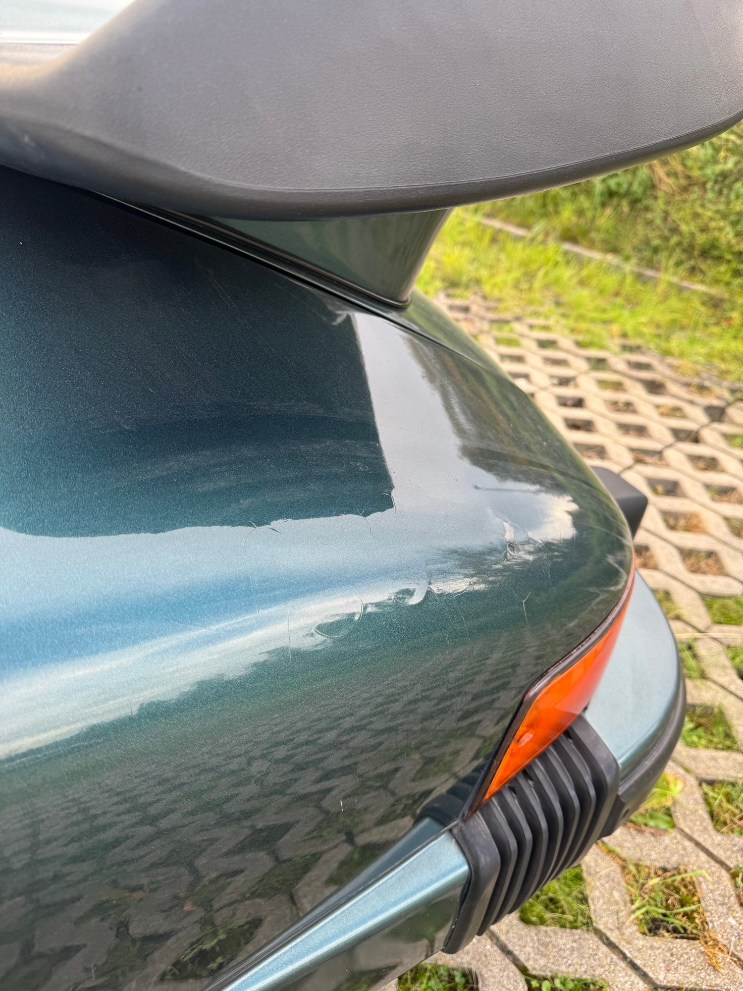 PORSCHE 911 SC Targa-image-10