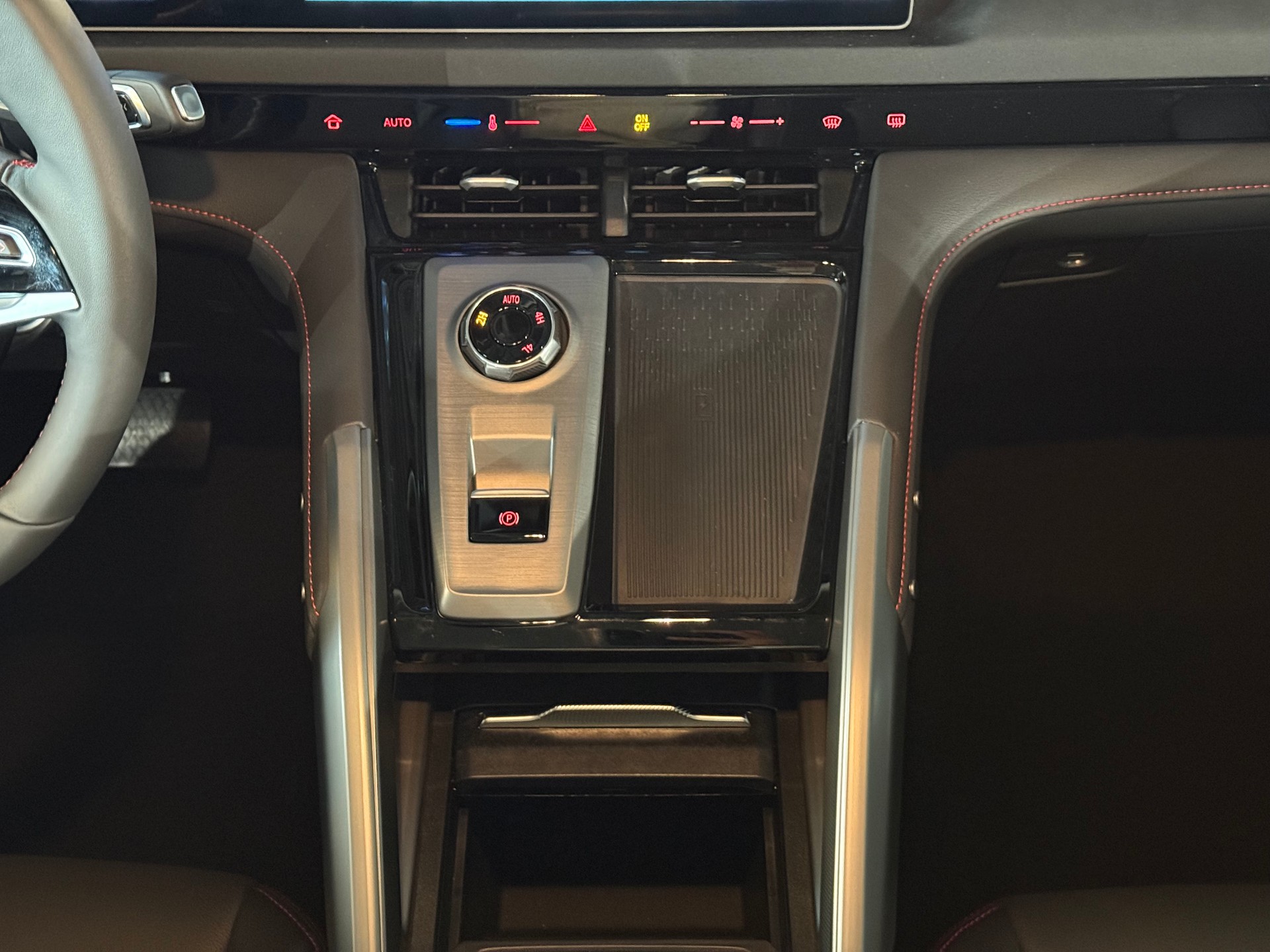 MAXUS T60 Max 2.0TDI 4x4 Automat-image-19