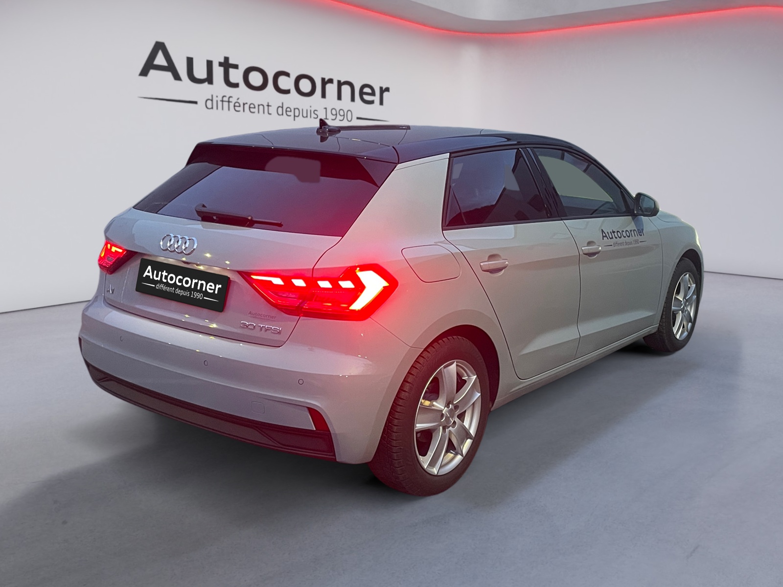 AUDI A1 Sportback 30 TFSI Attraction S-tronic-image-4
