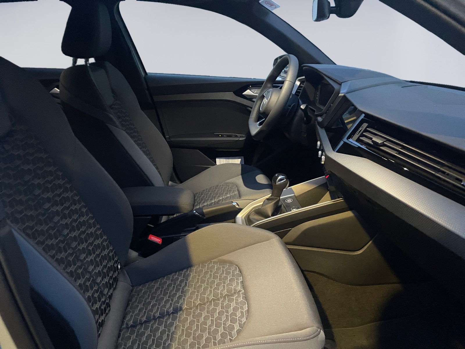 AUDI A1 Sportback 30 TFSI Attraction S-tronic-image-14