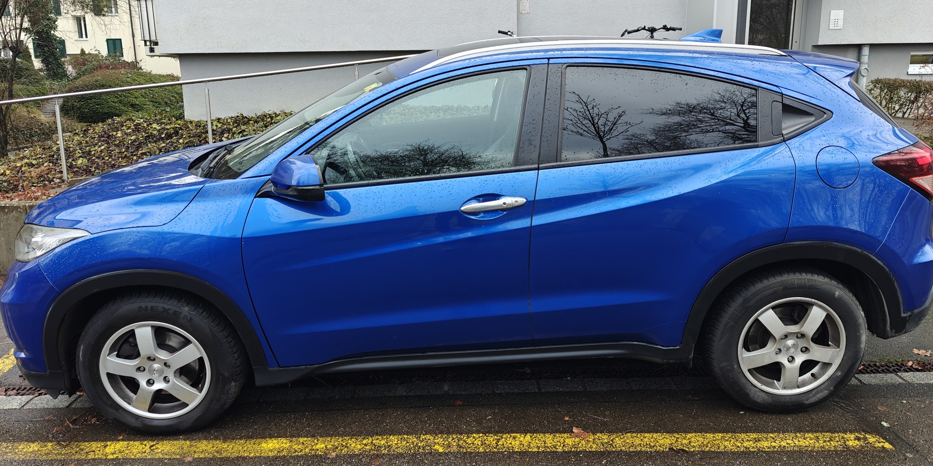HONDA HR-V 1.6i-DTEC Executive-image-3