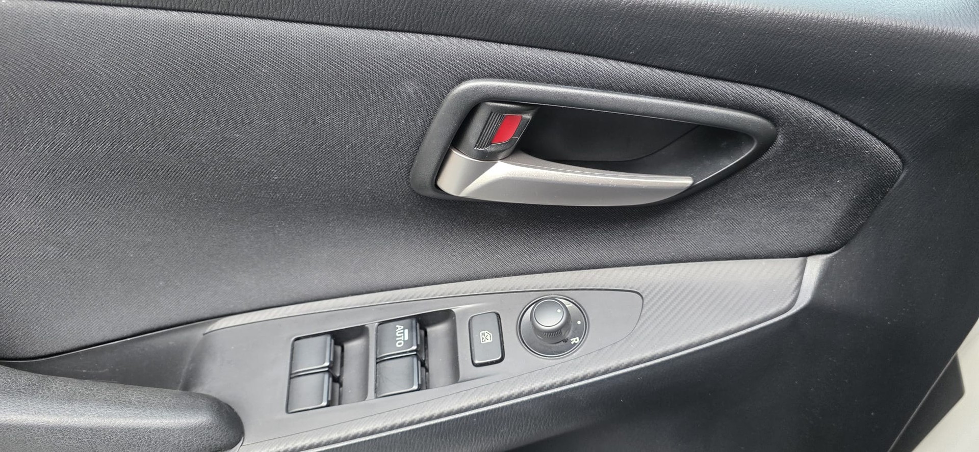 MAZDA 2 SKYACTIV-G 90 Ambition-image-9
