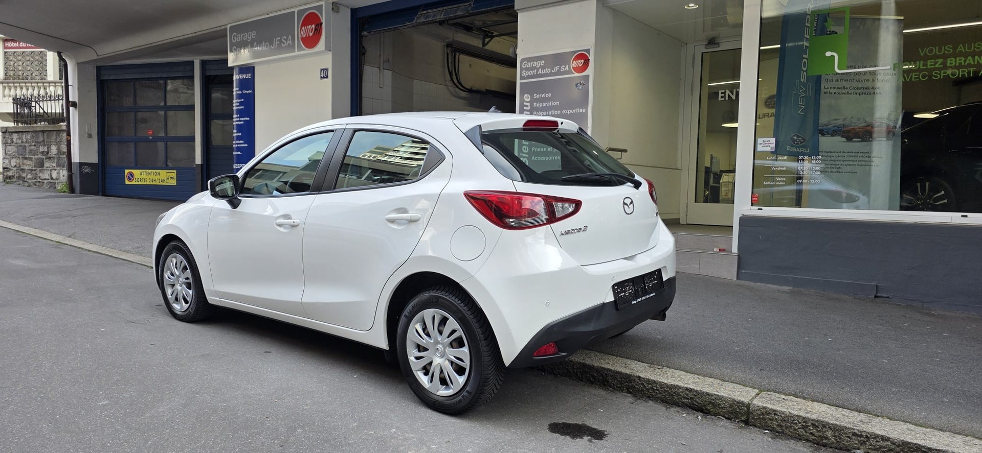 MAZDA 2 SKYACTIV-G 90 Ambition-showroom-element-3