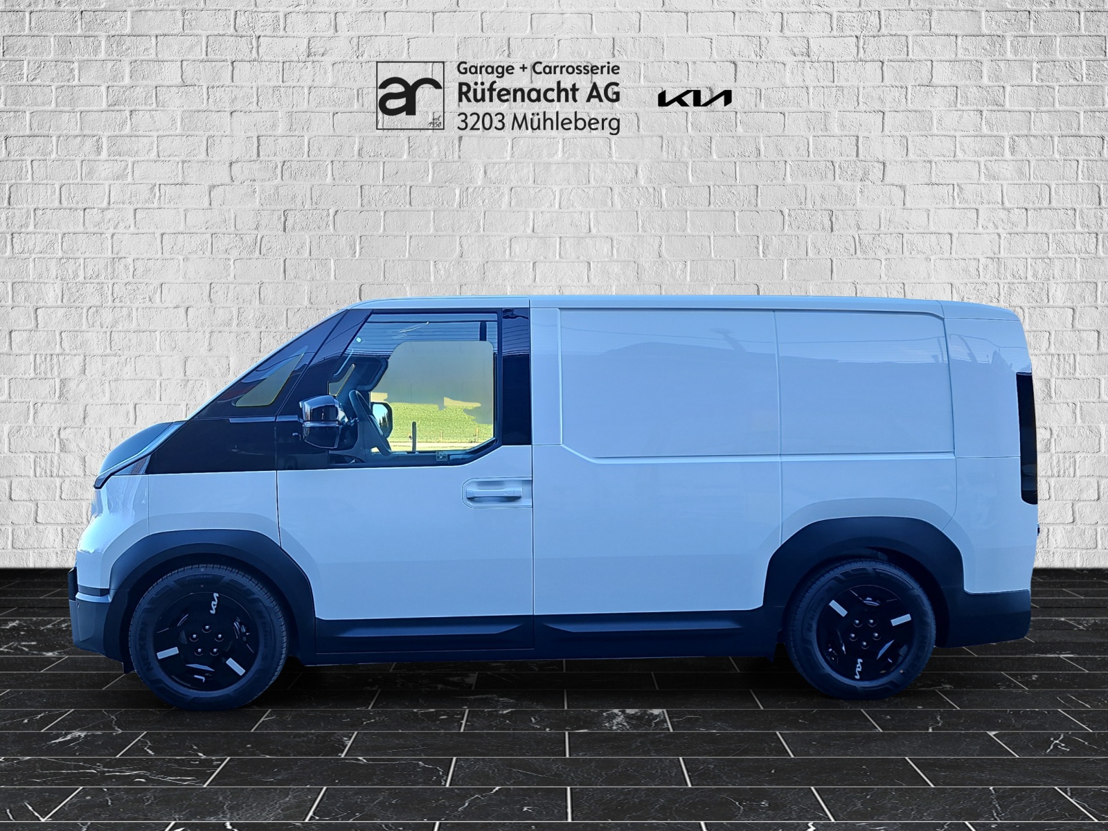 KIA PV5 Cargo 71.2 kWh Plus-image-4