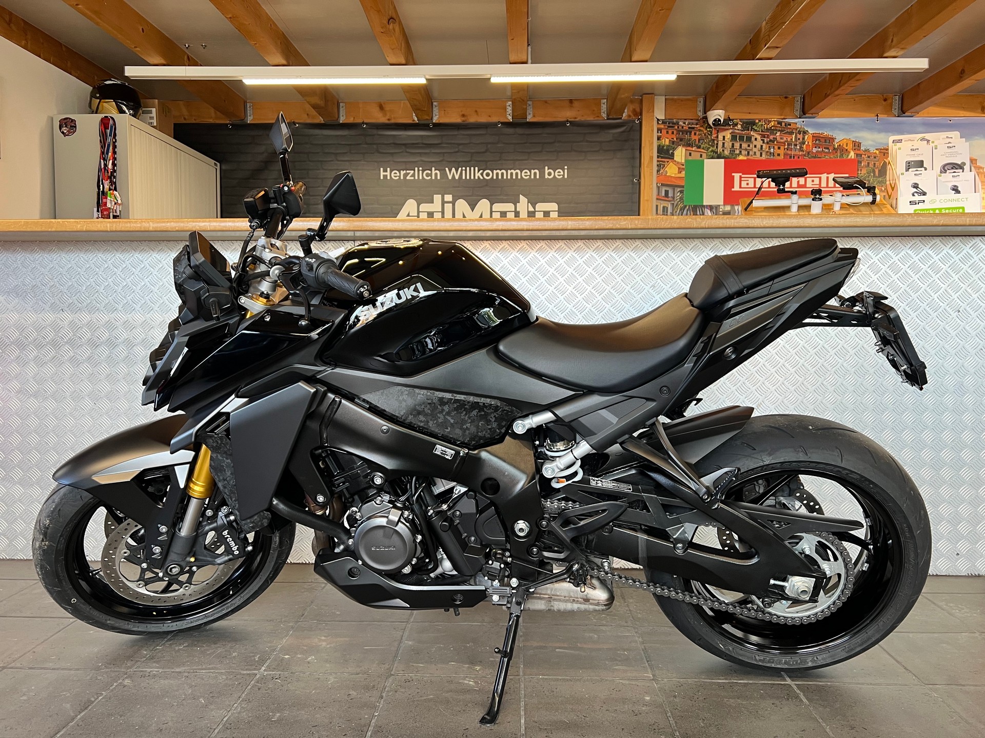 SUZUKI GSX-S 1000-image-4