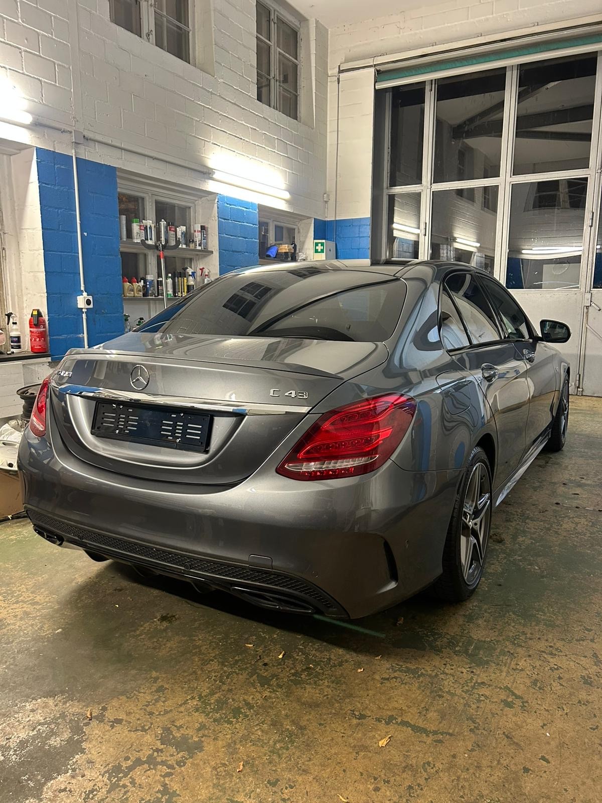 MERCEDES-BENZ C 43 AMG 4Matic 9G-Tronic-image-4