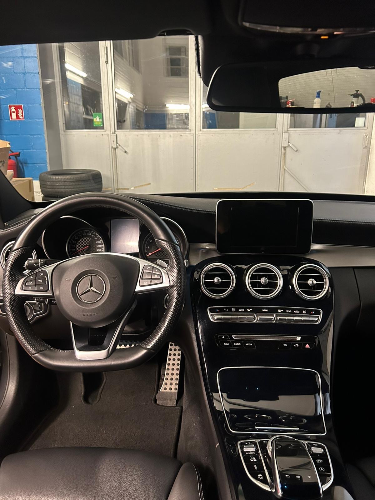 MERCEDES-BENZ C 43 AMG 4Matic 9G-Tronic-image-7