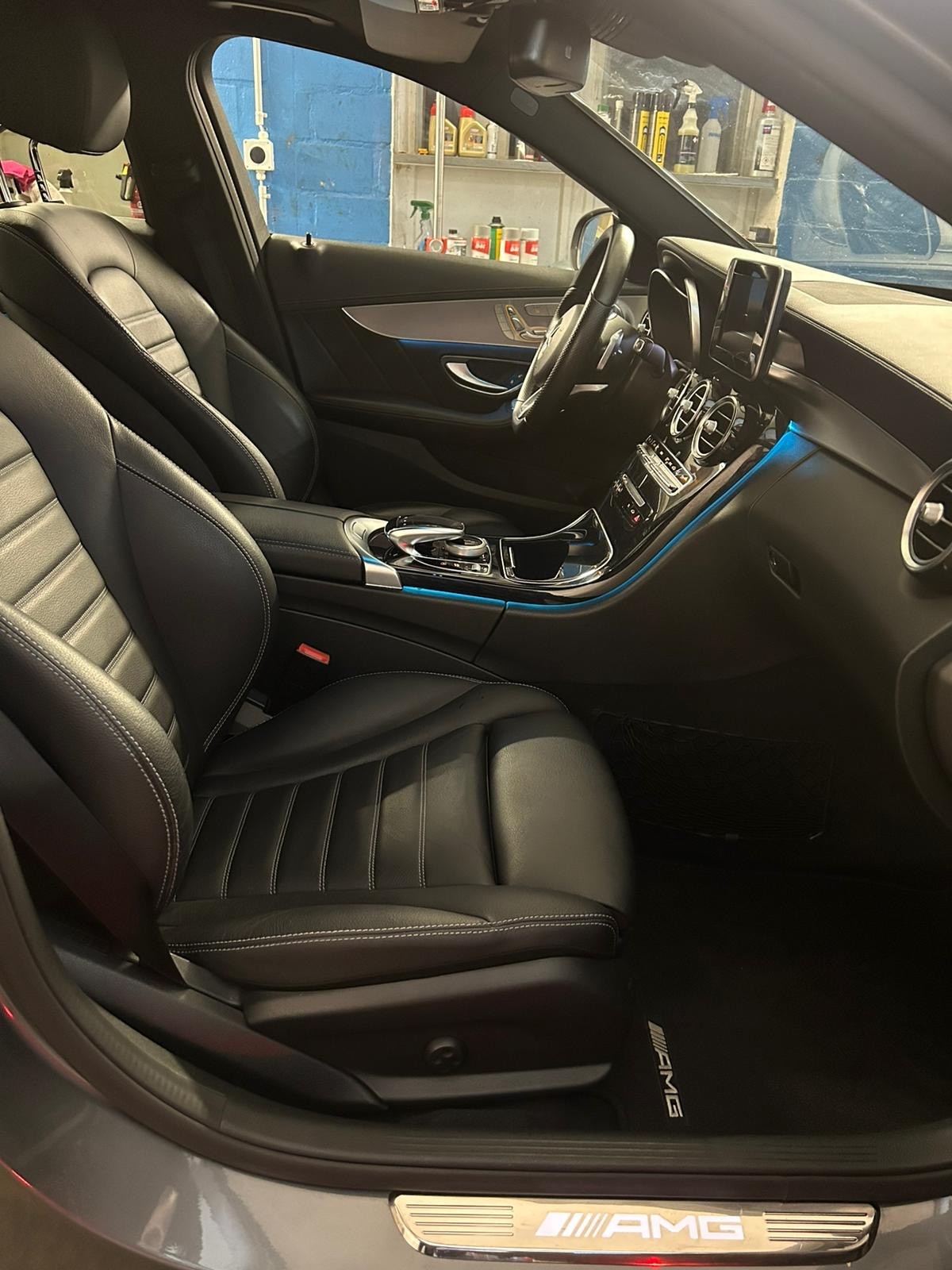 MERCEDES-BENZ C 43 AMG 4Matic 9G-Tronic-image-9