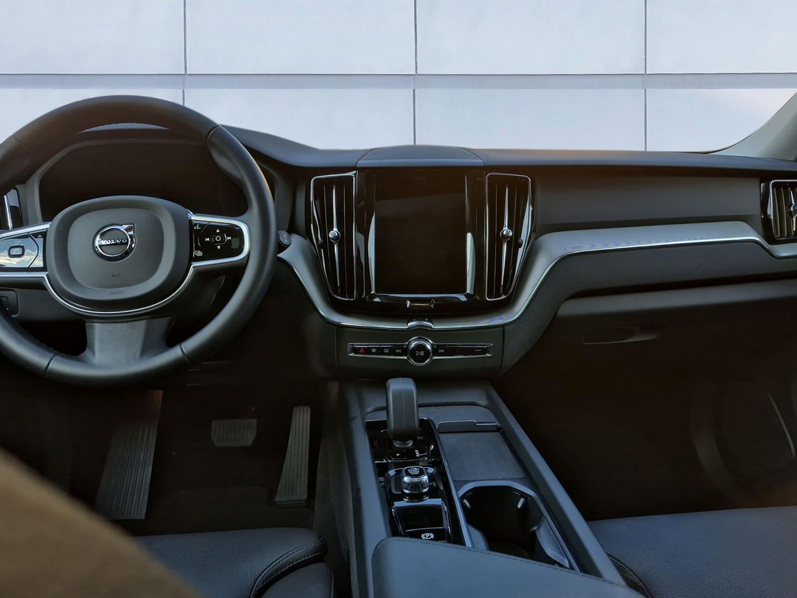 VOLVO XC60 2.0 T6 TE Plus Dark eAWD-image-11