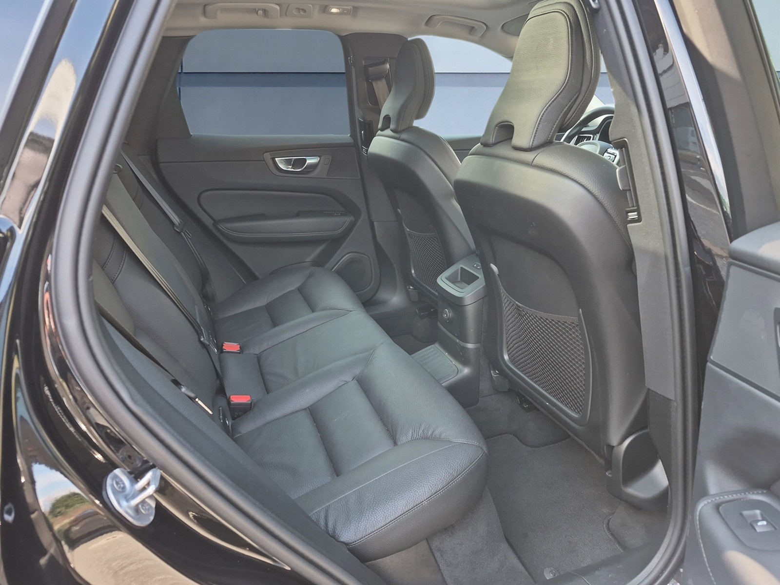 VOLVO XC60 2.0 T6 TE Plus Dark eAWD-image-13