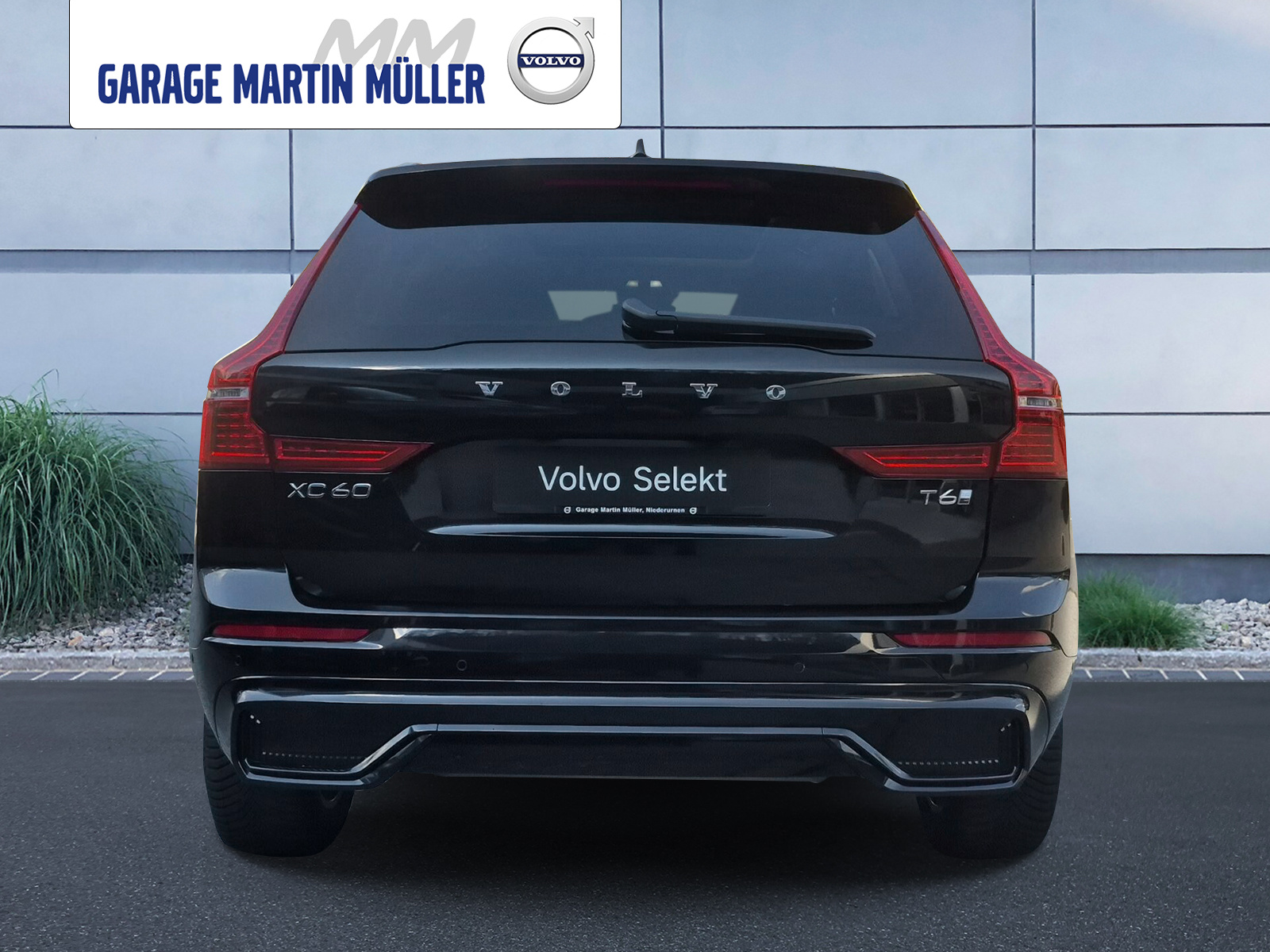 VOLVO XC60 2.0 T6 TE Plus Dark eAWD-showroom-element-3
