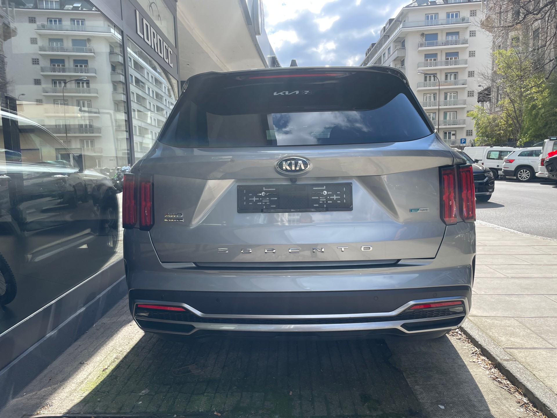 KIA Sorento 1.6 HEV Style 7P-image-4