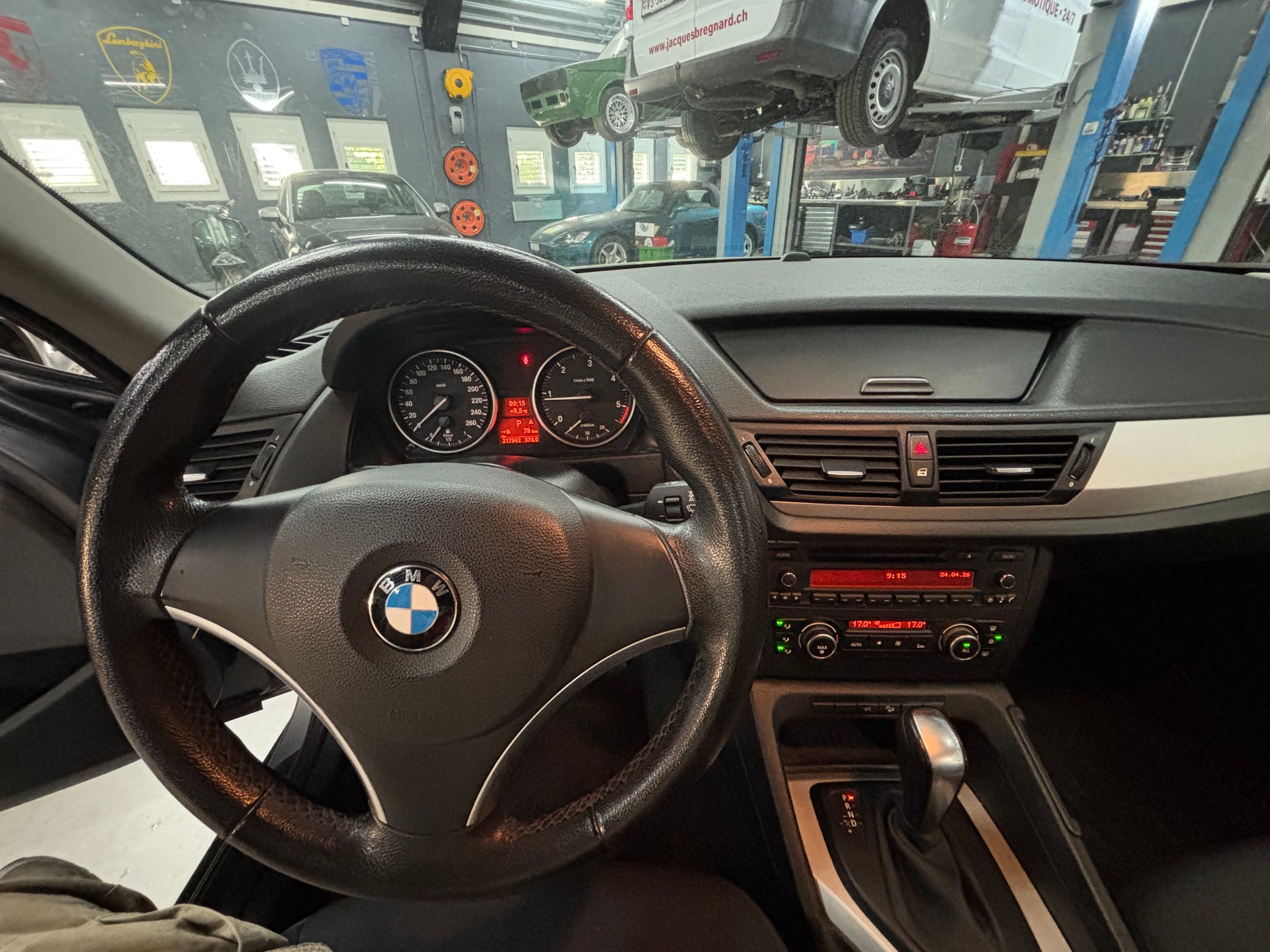 BMW X1 xDrive 18d Steptronic-image-13
