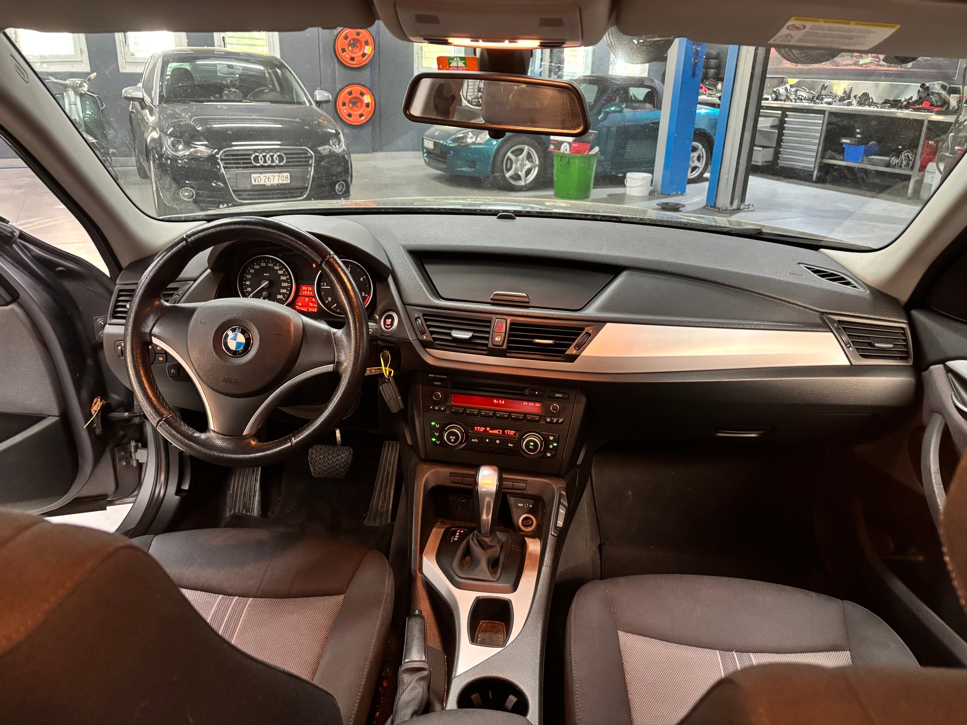 BMW X1 xDrive 18d Steptronic-image-12