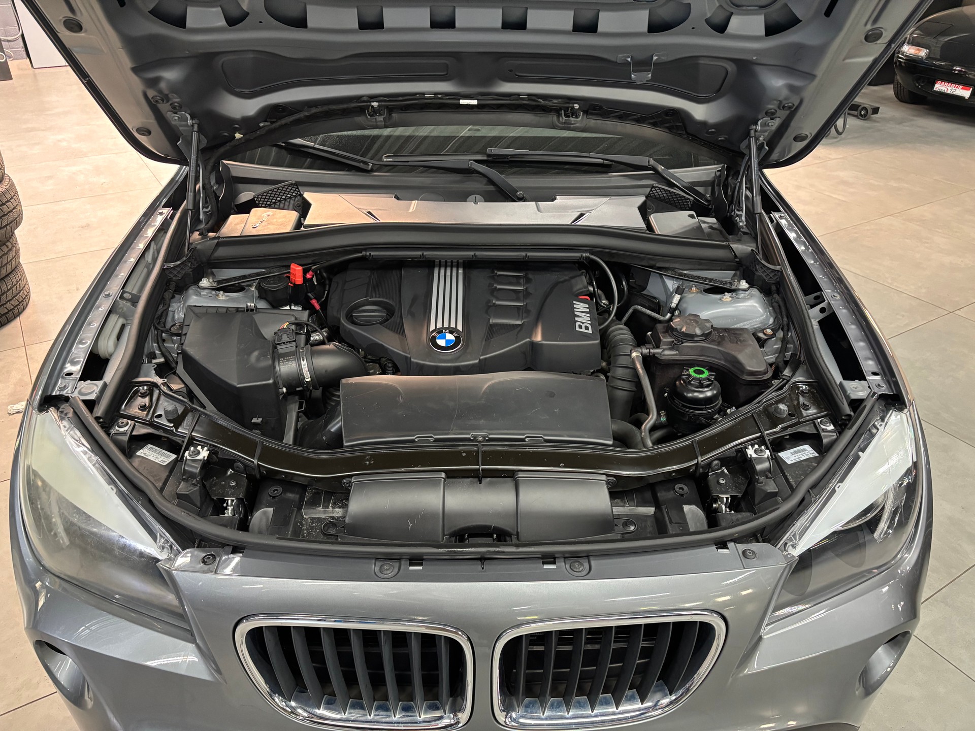 BMW X1 xDrive 18d Steptronic-image-14