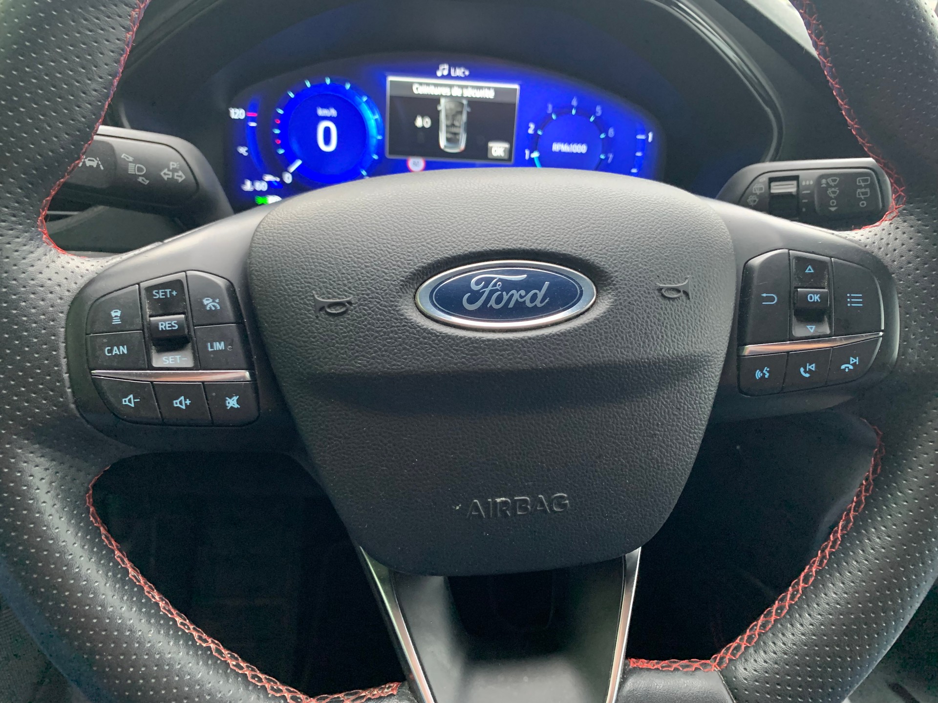 FORD Focus 1.0 mHEV ST Line-image-28