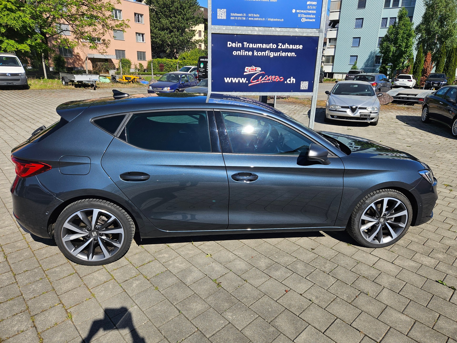 SEAT Leon 1.5 eTSI mHEV DSG FR-showroom-element-1