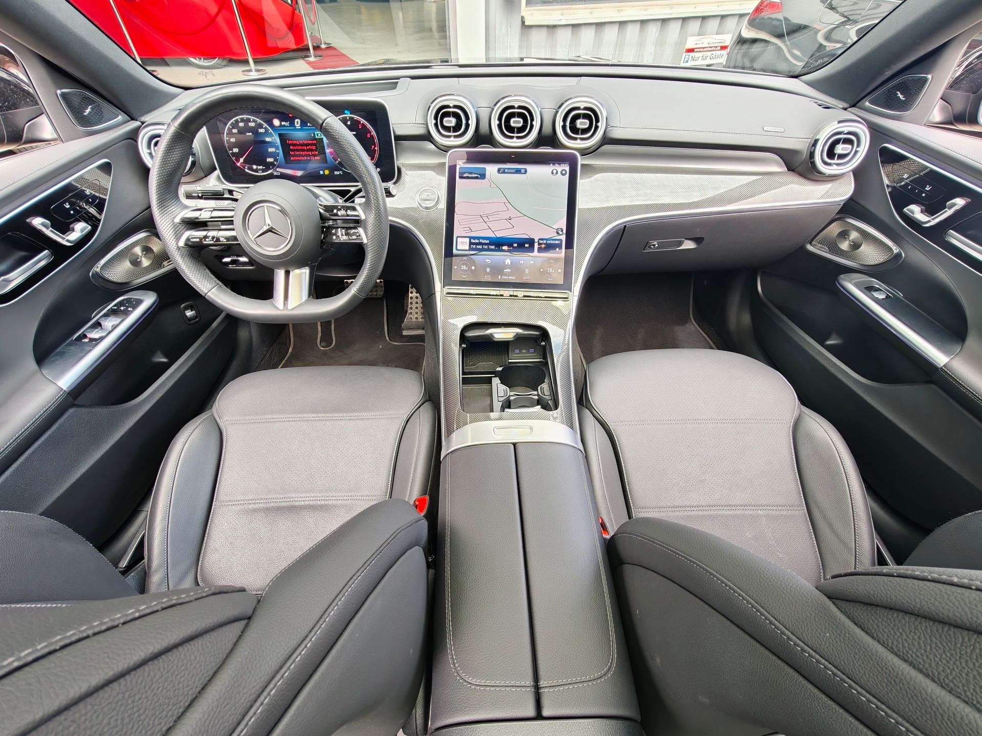 MERCEDES-BENZ C 200 AMG Line 4matic Vollasstattug Massagesitze-image-12