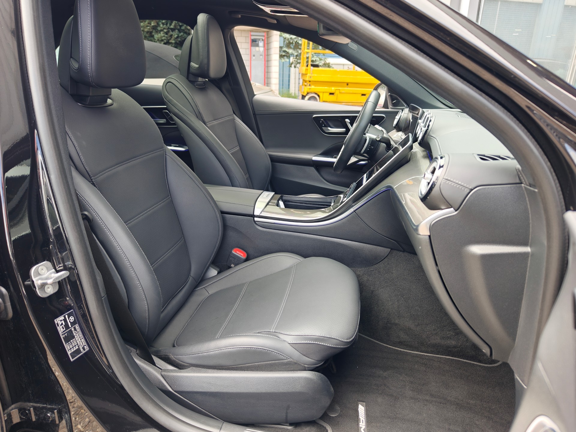 MERCEDES-BENZ C 200 AMG Line 4matic Vollasstattug Massagesitze-image-9
