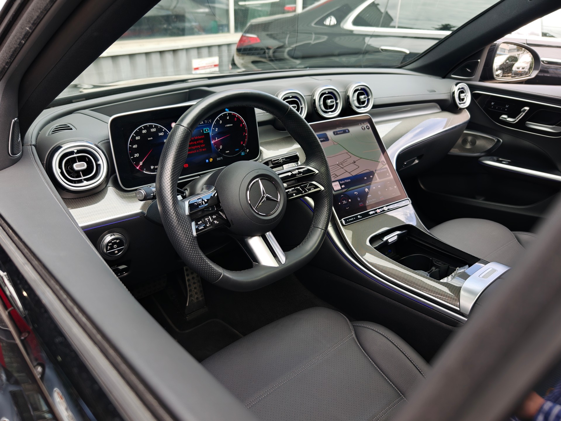 MERCEDES-BENZ C 200 AMG Line 4matic Vollasstattug Massagesitze-image-10