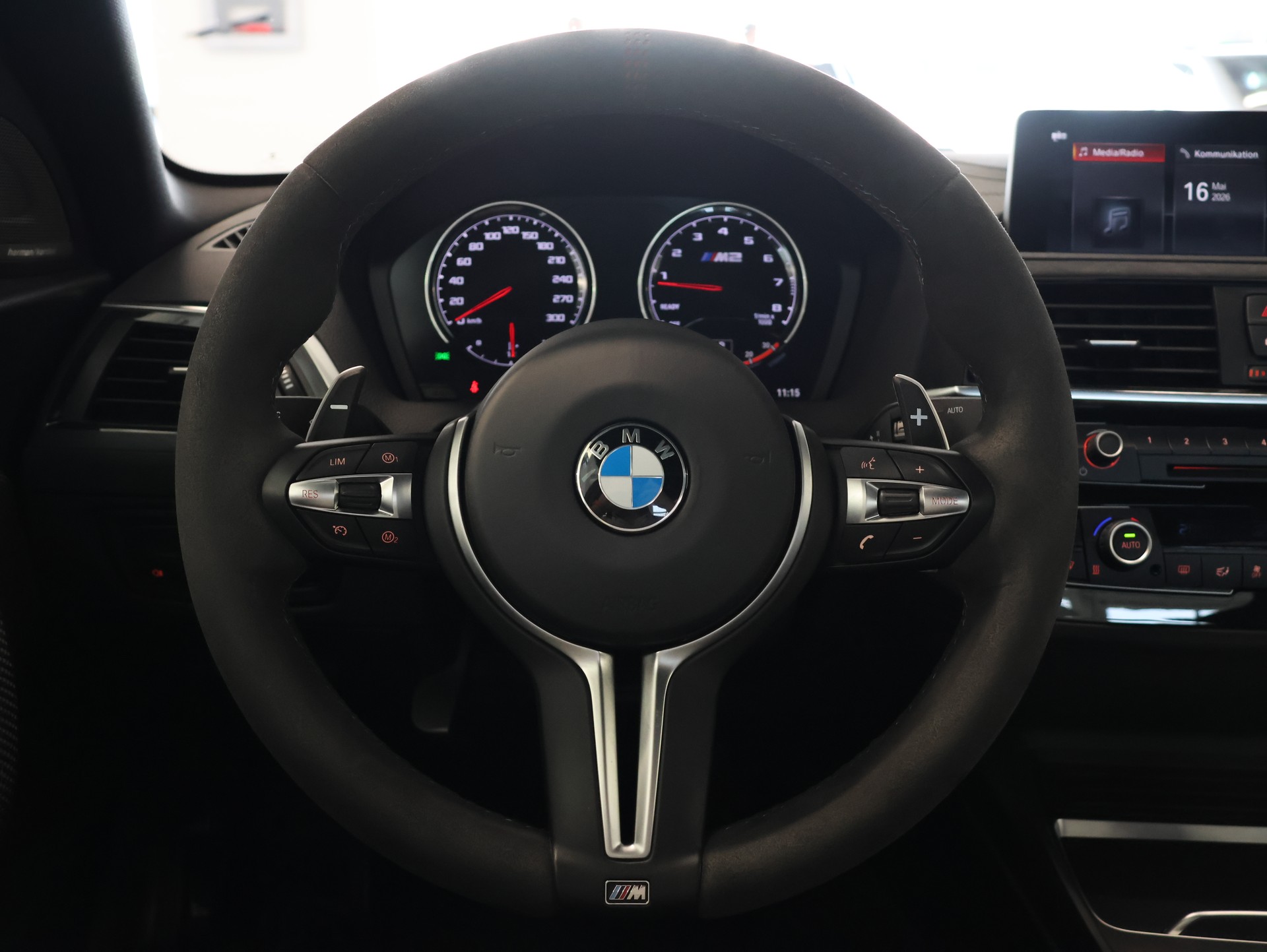 BMW M2 CS *Carbon*Alcantara*-image-23