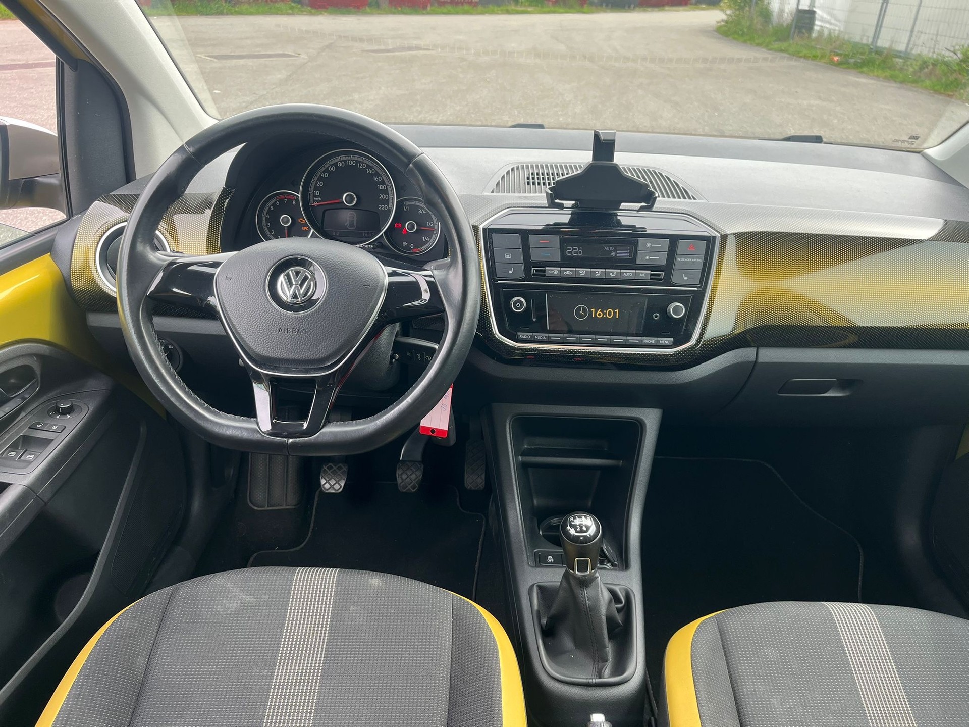 VW Up 1.0 TSI BMT high up 90 PS-image-6