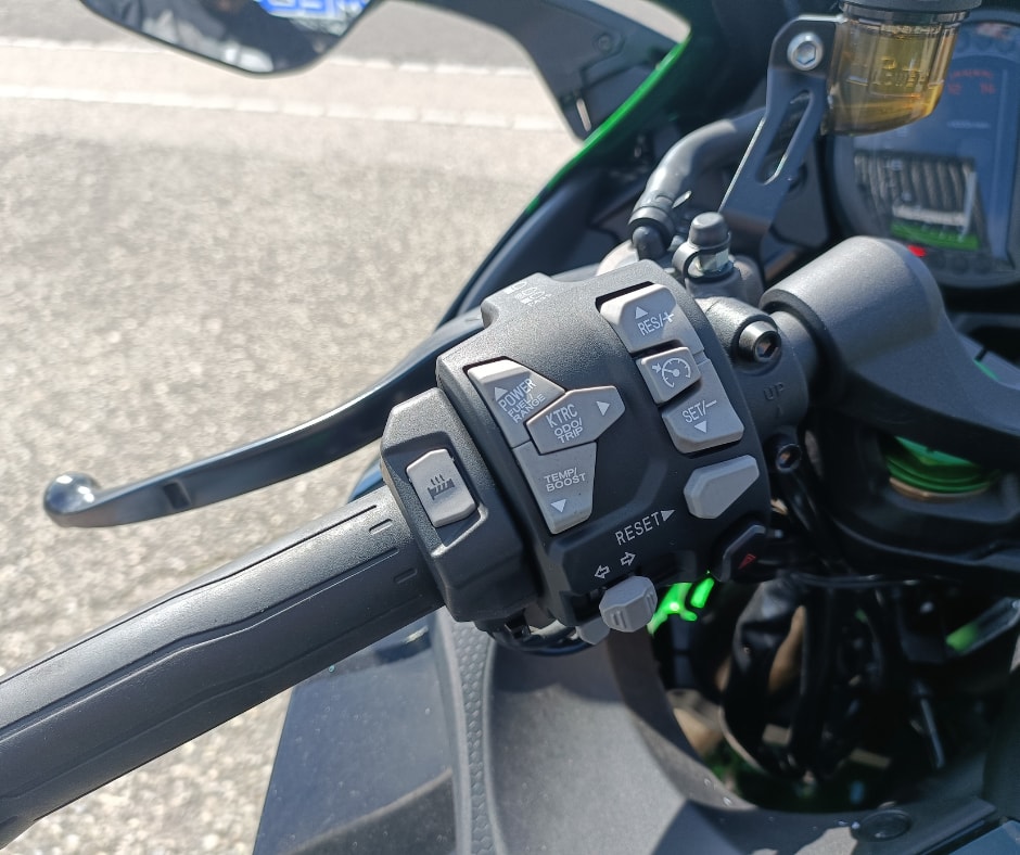 KAWASAKI Ninja H2 SX Performance Tourer ABS-image-13