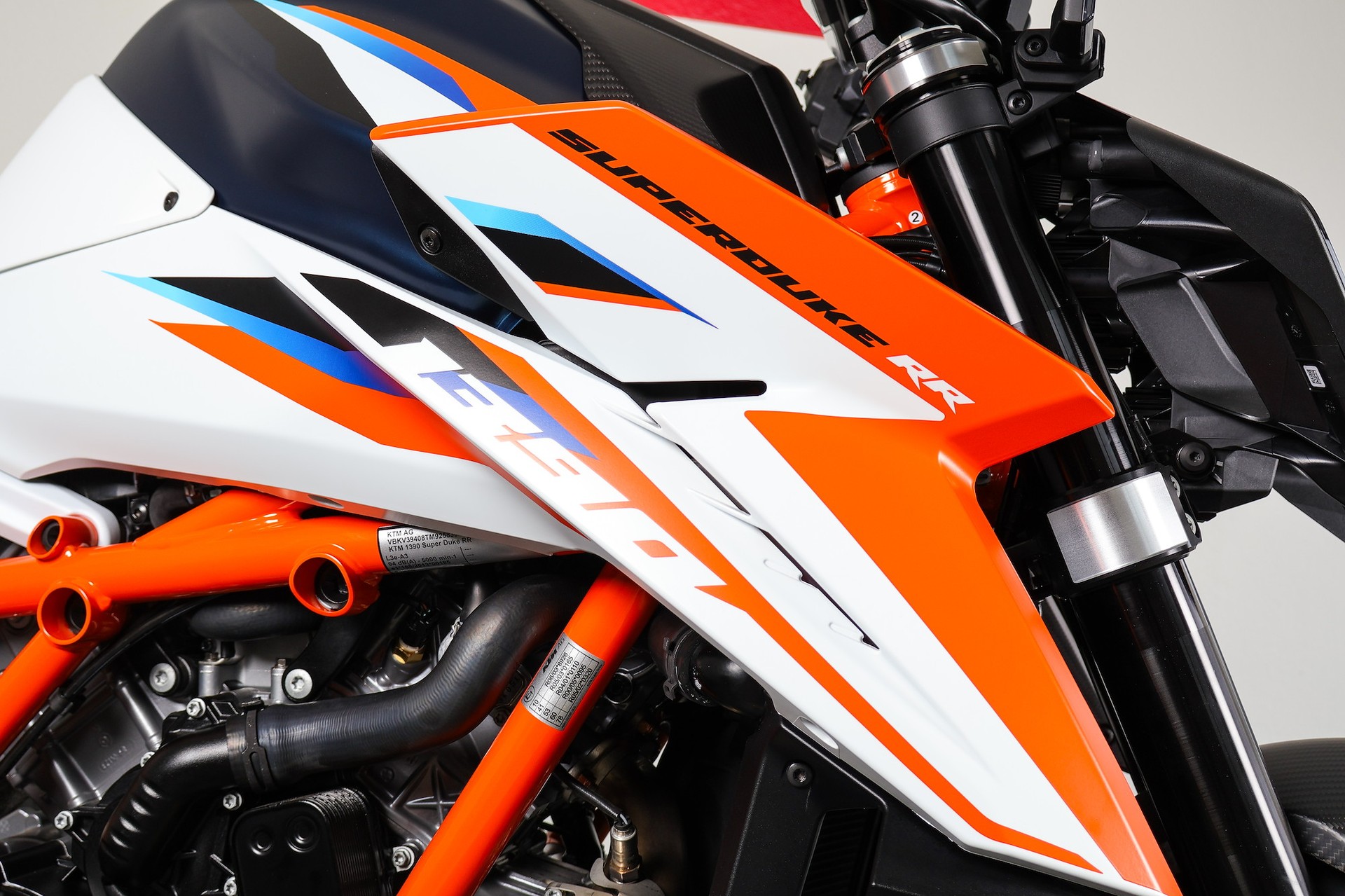 KTM 1390 Super Duke RR-image-12