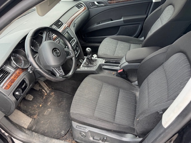 SKODA Superb Combi 1.8 TSI Elegance 4x4-image-8