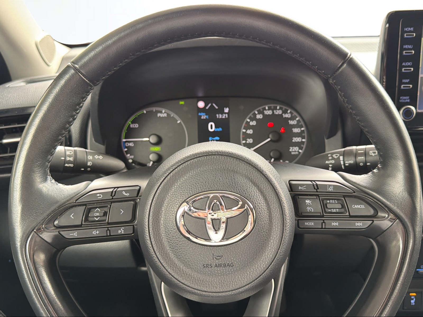 TOYOTA Yaris 1.5 VVT-i HSD Trend-image-15