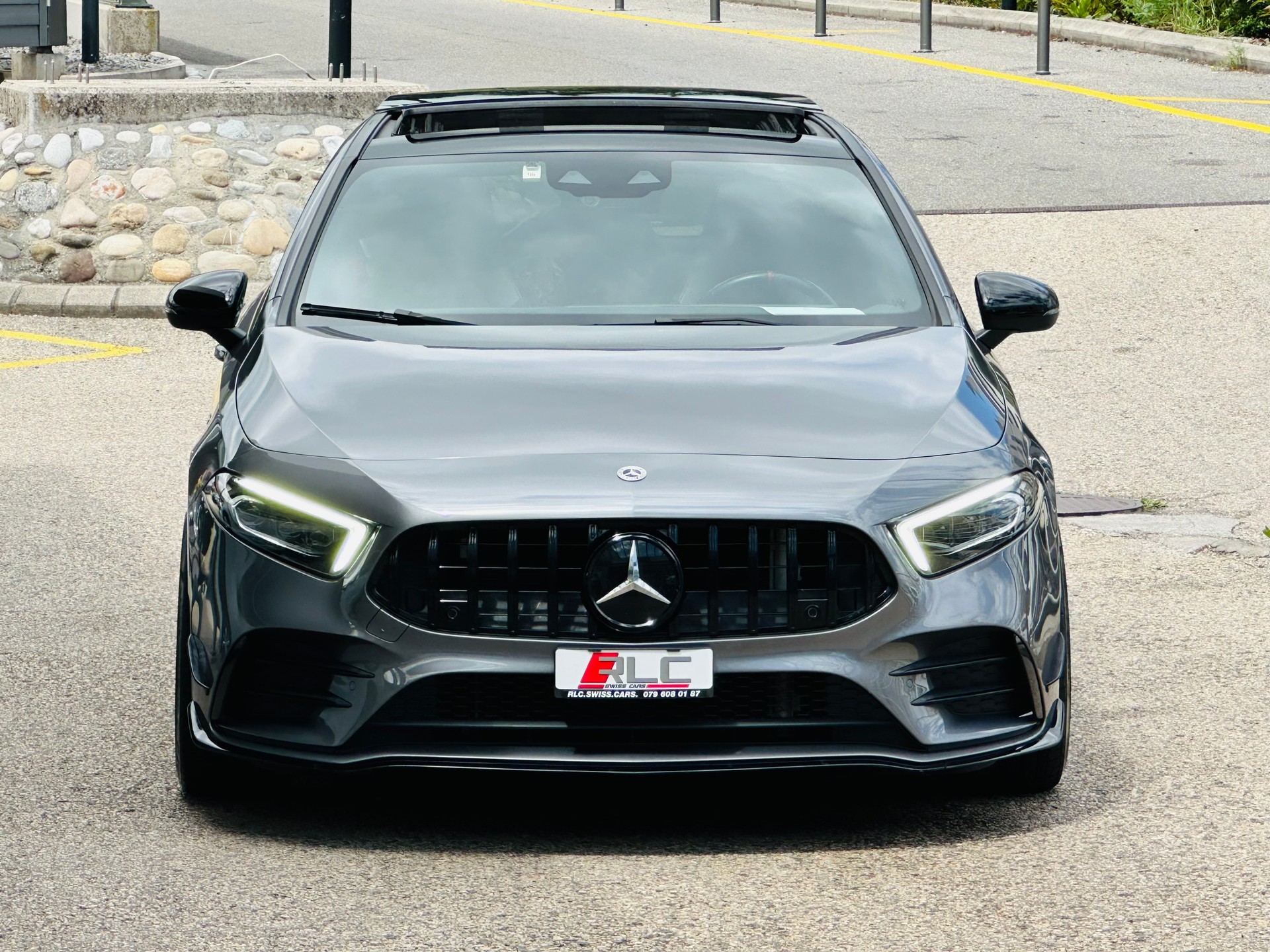 MERCEDES-BENZ A 35 AMG 4Matic Edition 1 Speedshift-image-6