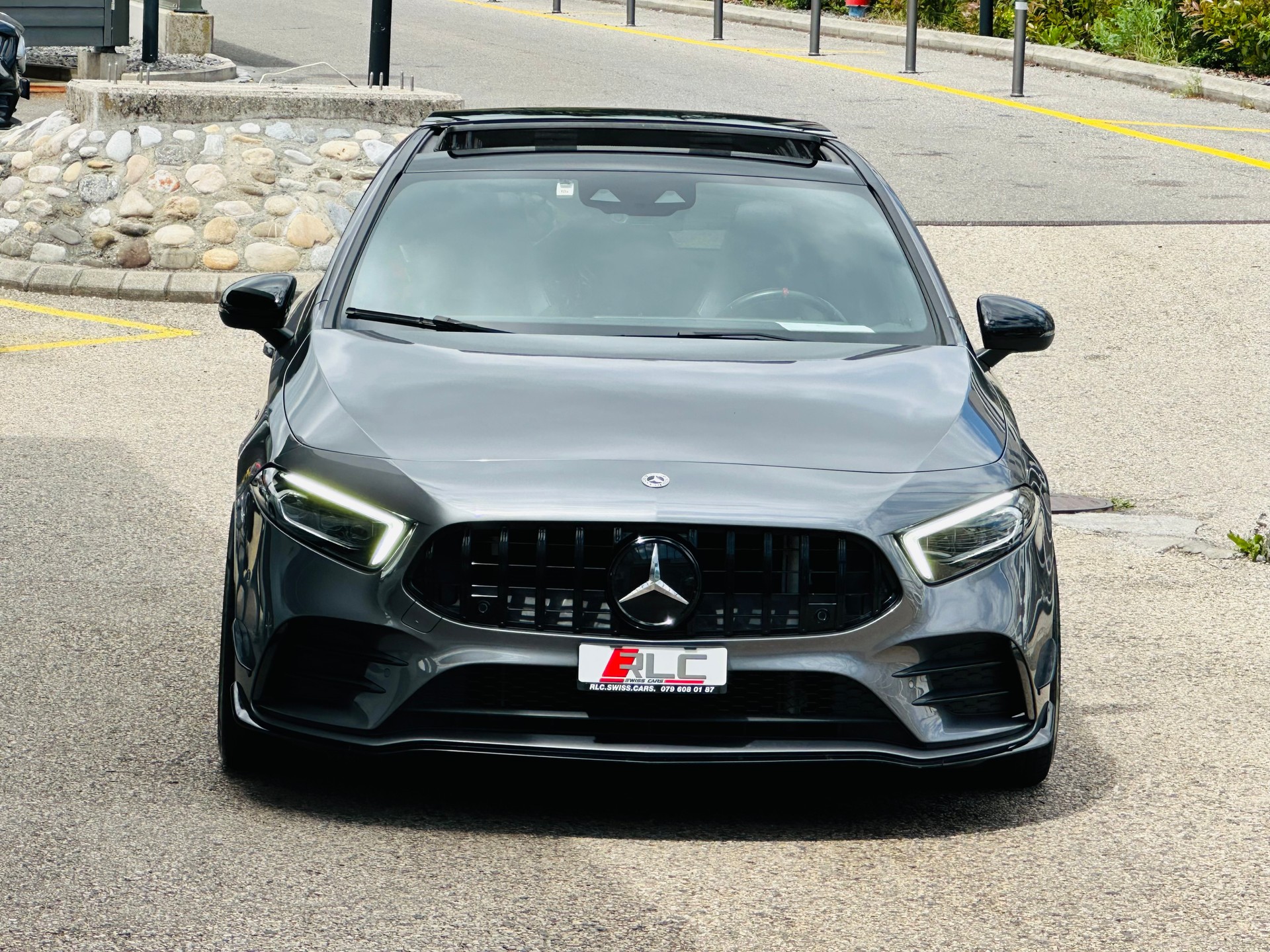 MERCEDES-BENZ A 35 AMG 4Matic Edition 1 Speedshift-image-5