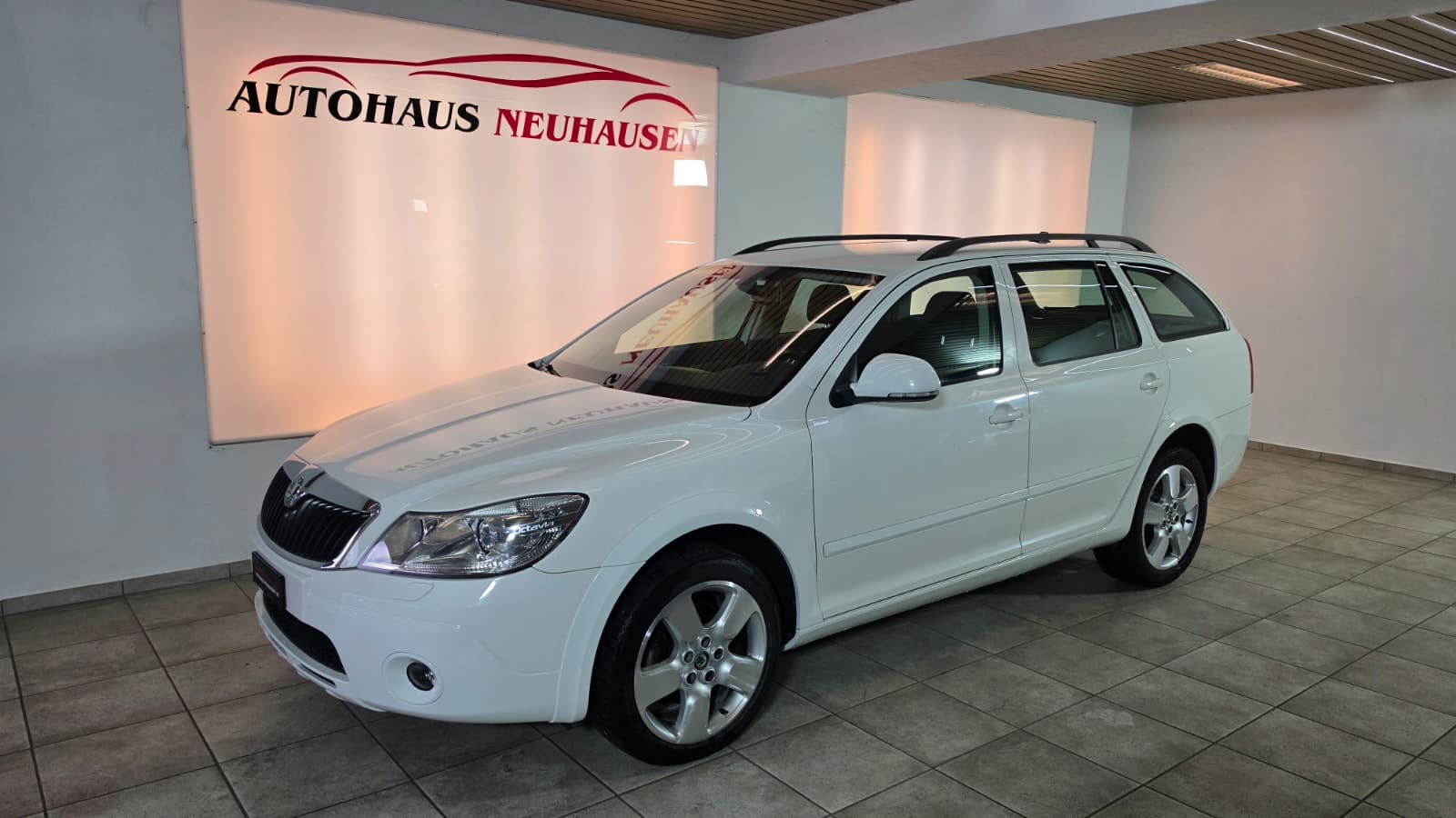 SKODA Octavia Combi 2.0 TDI Scout 4x4 DSG, Schweizer Fahrzeug, Frisch ab MFK und Frisch ab Service, 8-FACH BEREIFT
