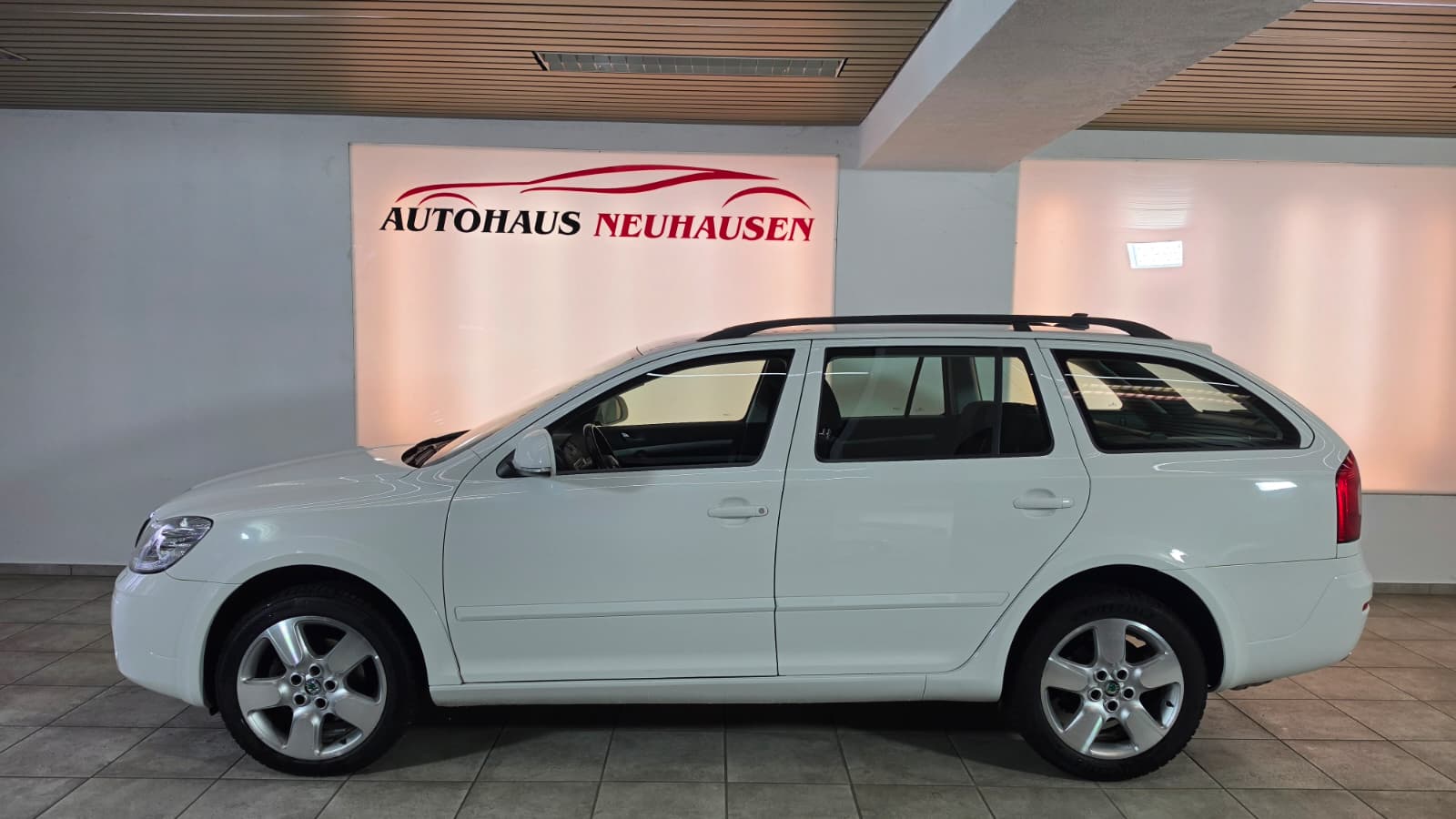 SKODA Octavia Combi 2.0 TDI Scout 4x4 DSG, Schweizer Fahrzeug, Frisch ab MFK und Frisch ab Service, 8-FACH BEREIFT-image-6