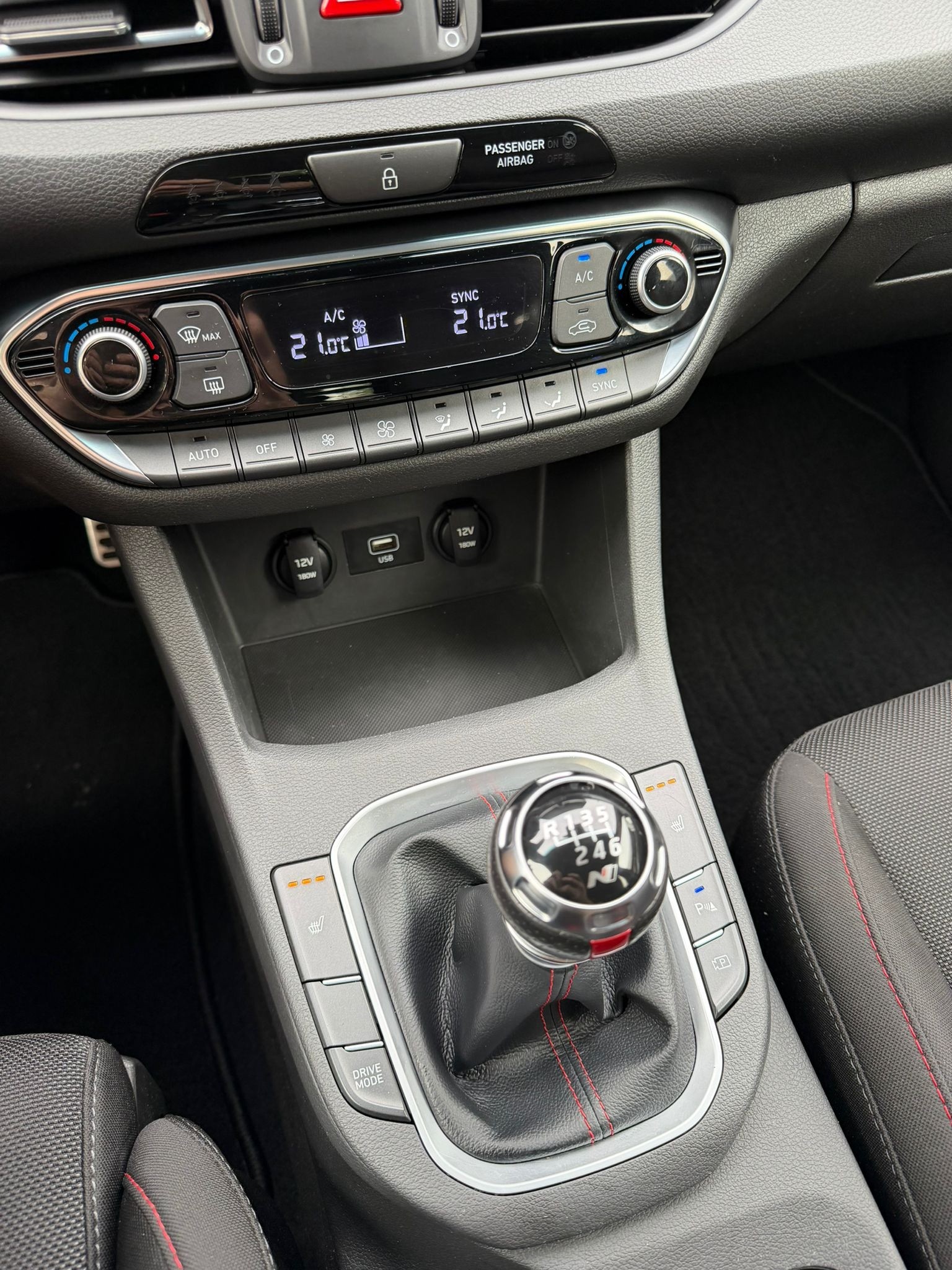 HYUNDAI i30 1.5 T-GDi N Line Lux.pack 48V MH iMT-image-19
