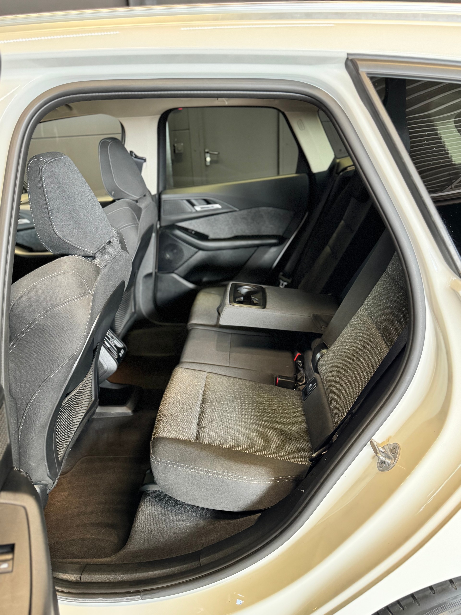 BMW 223d Active Tourer xDrive DKG-image-11