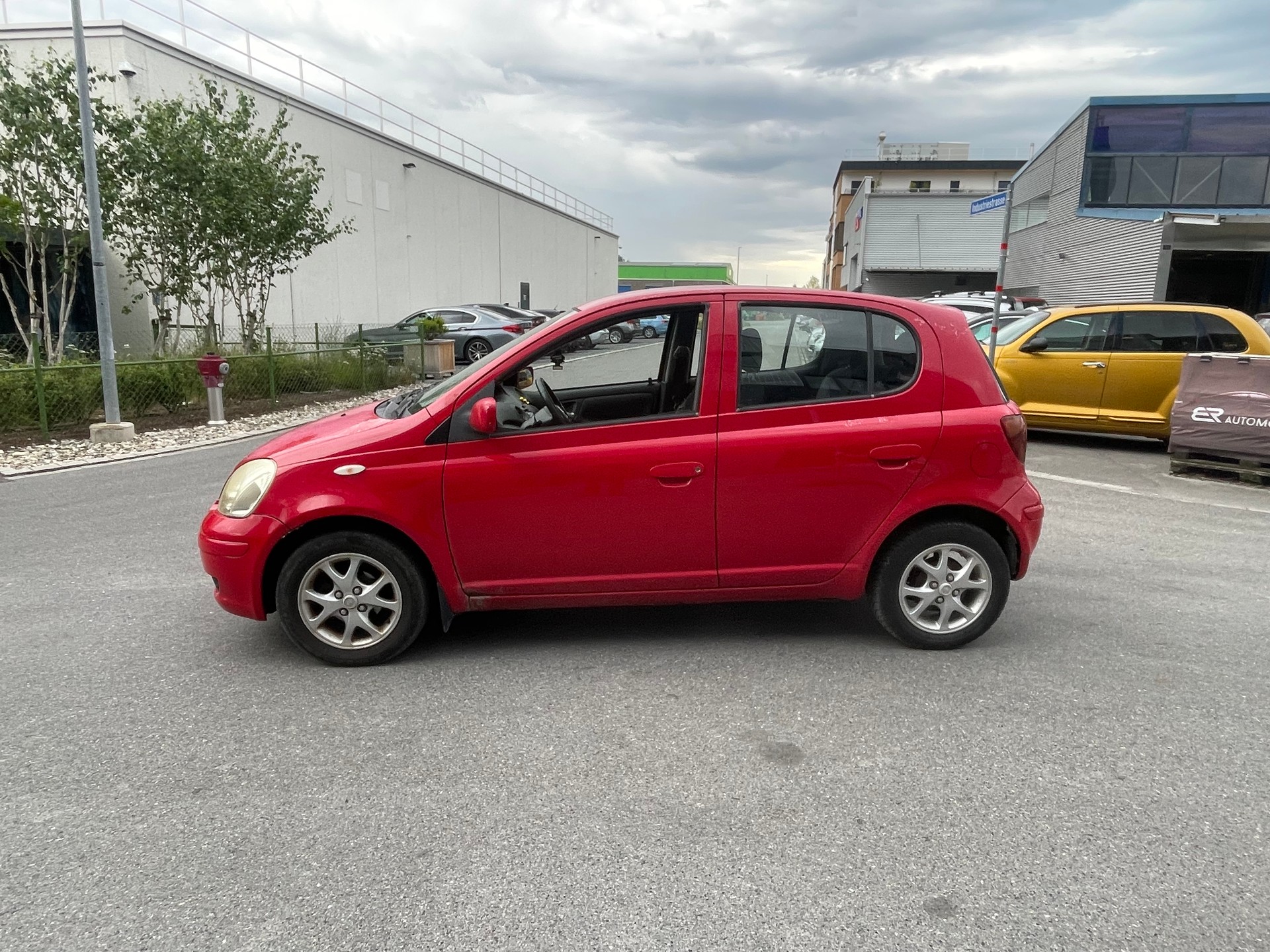 TOYOTA Yaris 1.4 D-4D Linea Luna-image-7