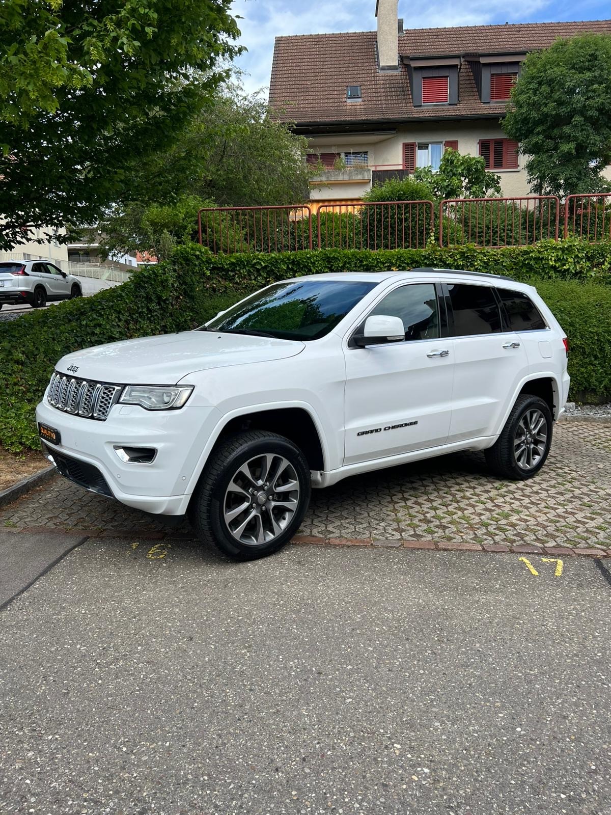 JEEP Grand Cherokee 3.0 CRD Overland Automatic-showroom-element-2
