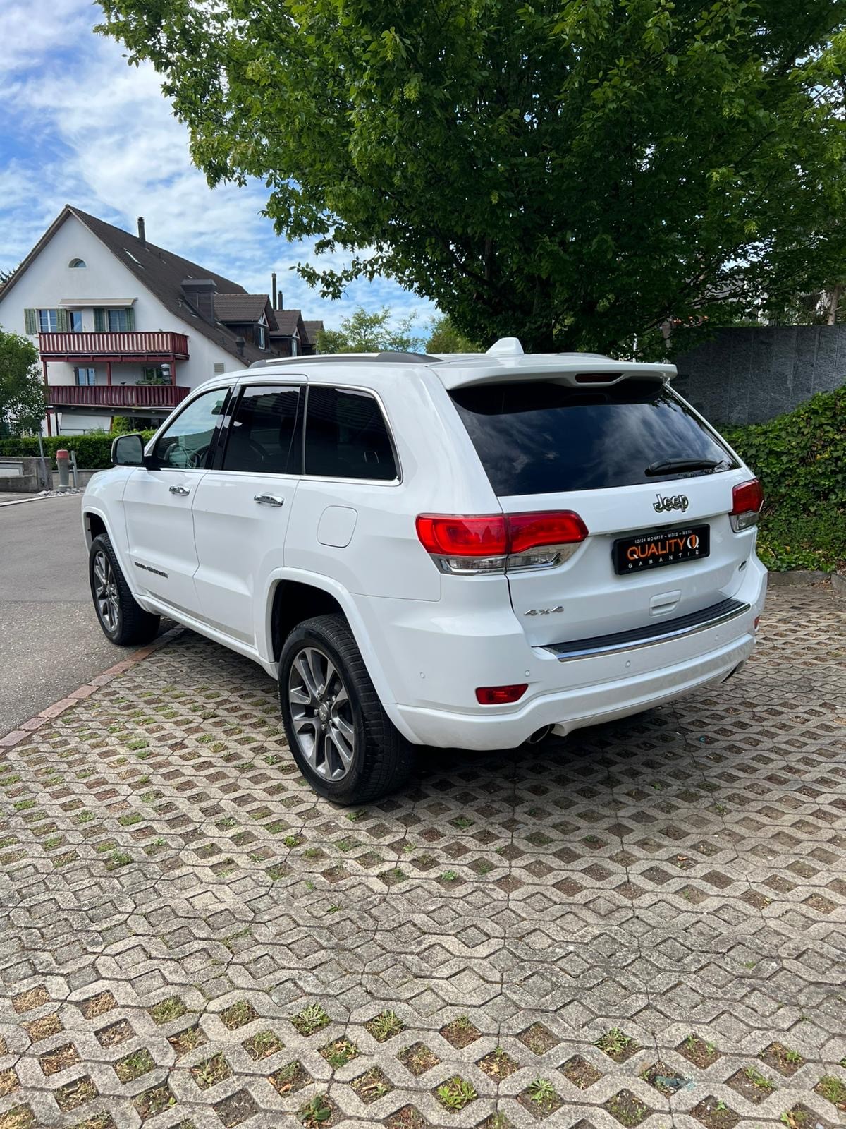 JEEP Grand Cherokee 3.0 CRD Overland Automatic-showroom-element-3