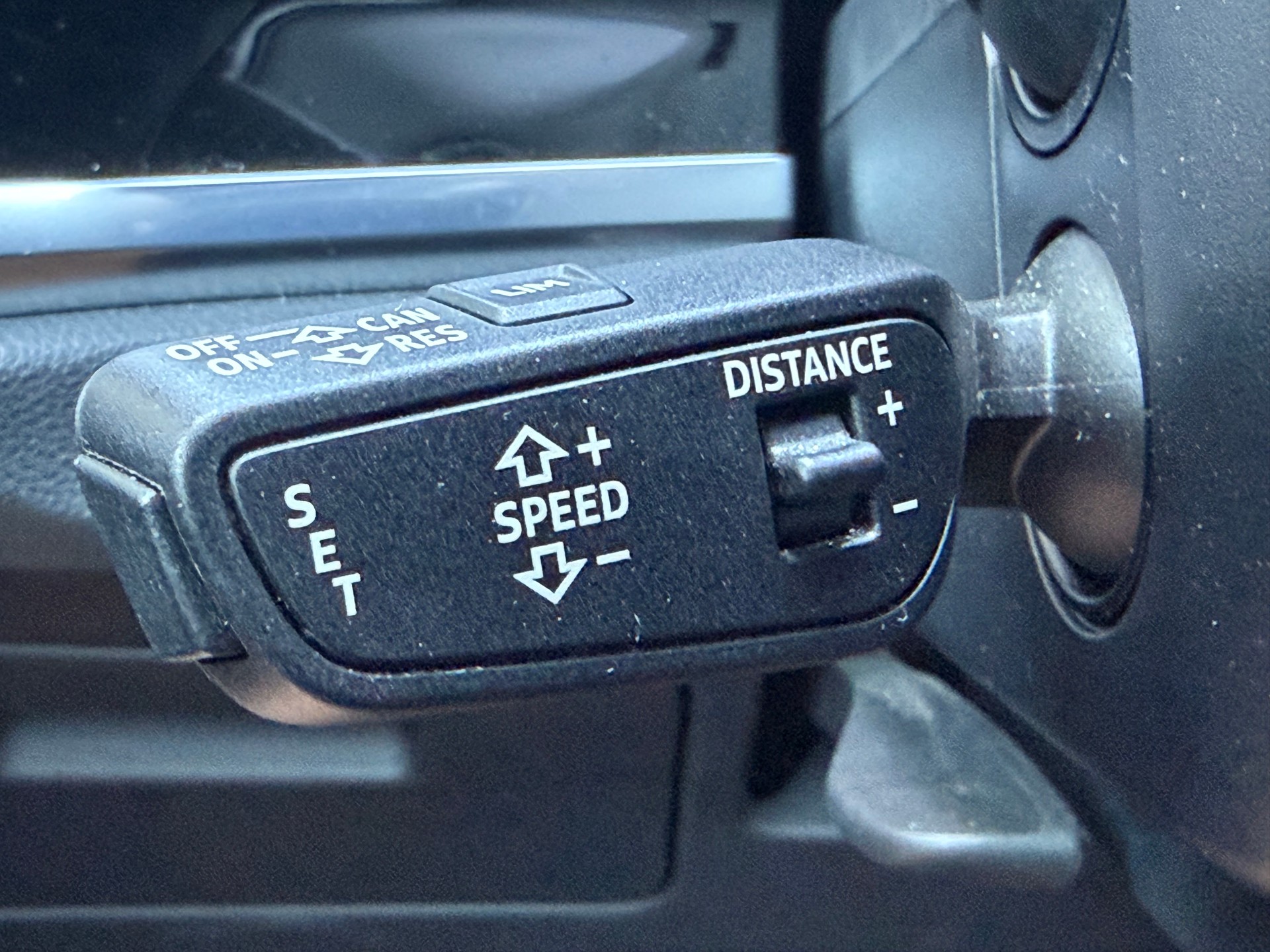 AUDI Q3 40 TFSI S line quattro S-tronic-image-11