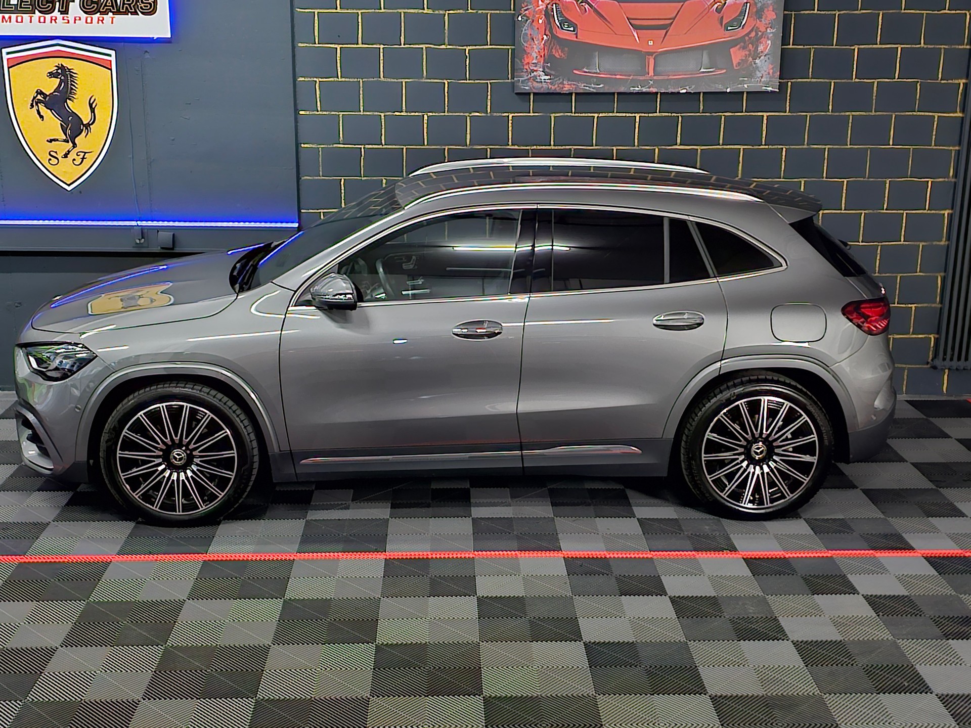 MERCEDES-BENZ GLA 250 4Matic 8G-DCT AMG Line-image-1