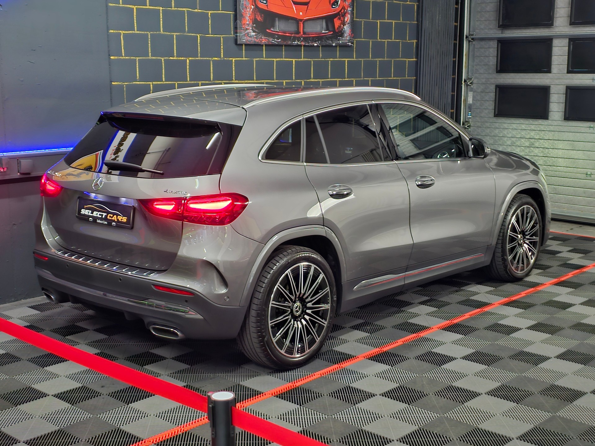 MERCEDES-BENZ GLA 250 4Matic 8G-DCT AMG Line-image-2