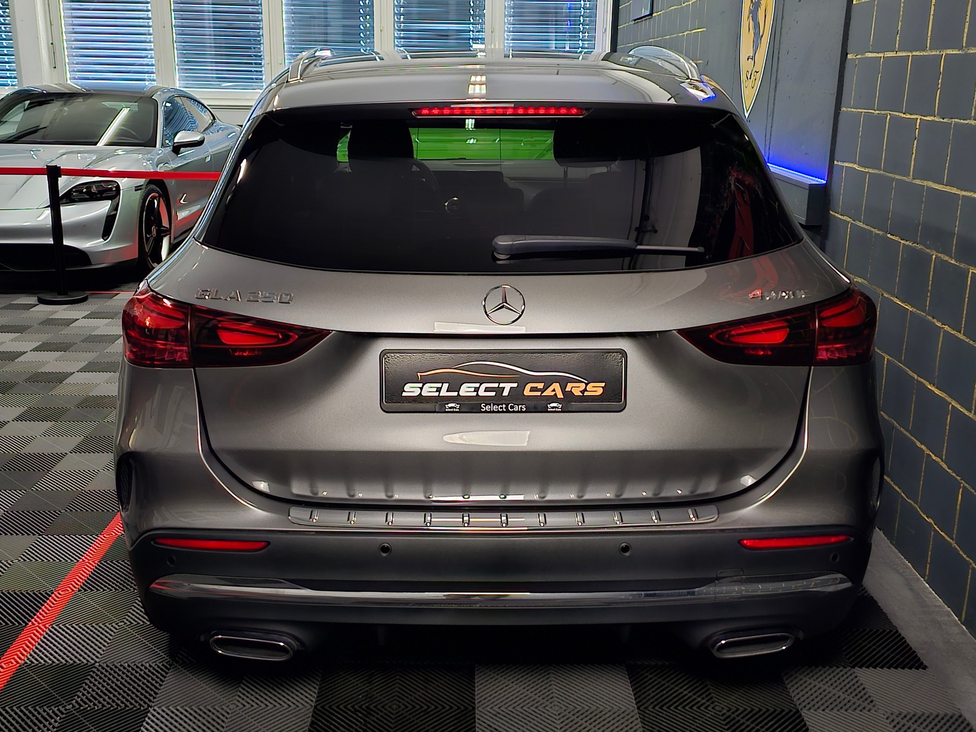 MERCEDES-BENZ GLA 250 4Matic 8G-DCT AMG Line-image-7