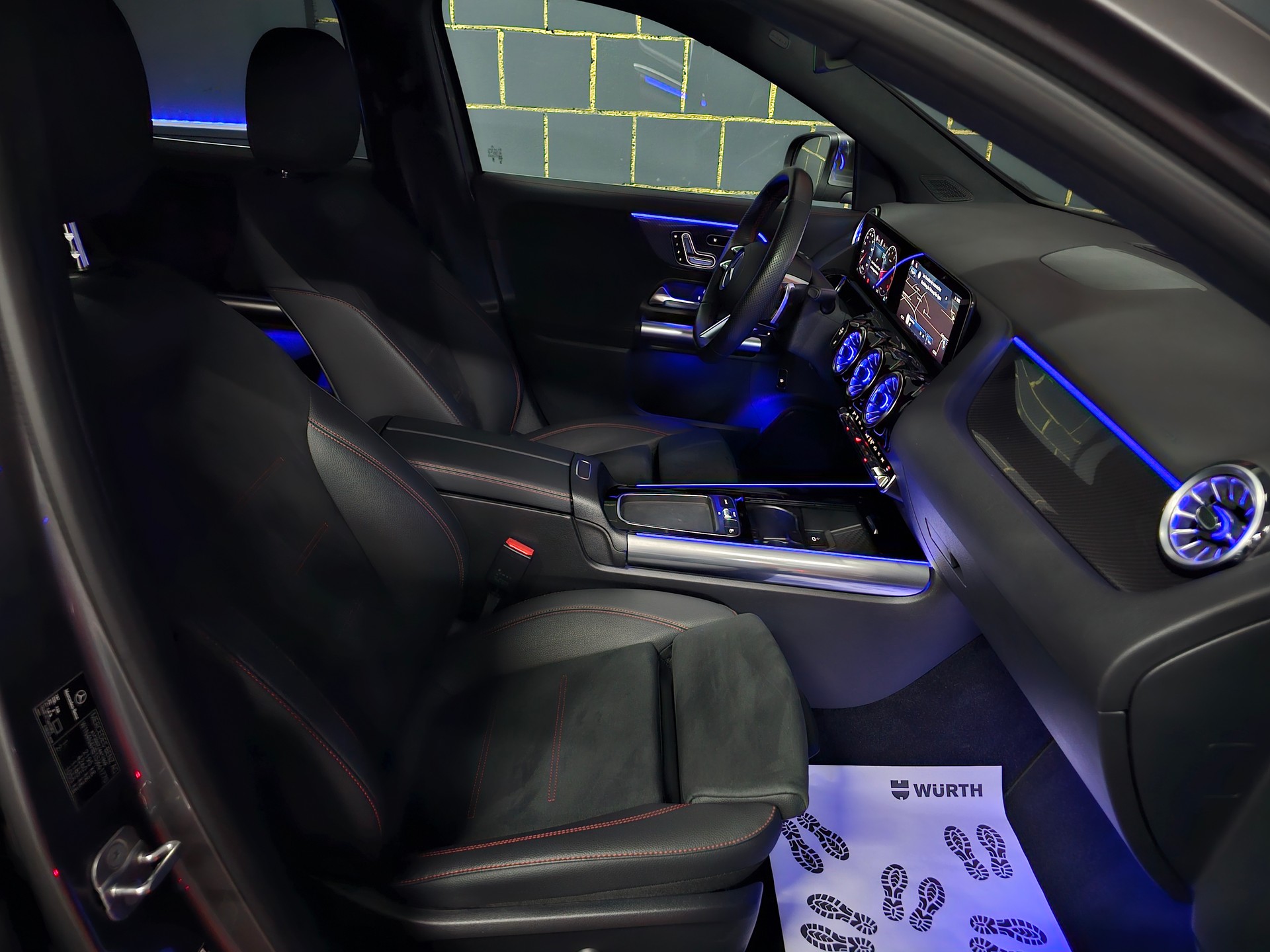 MERCEDES-BENZ GLA 250 4Matic 8G-DCT AMG Line-image-9