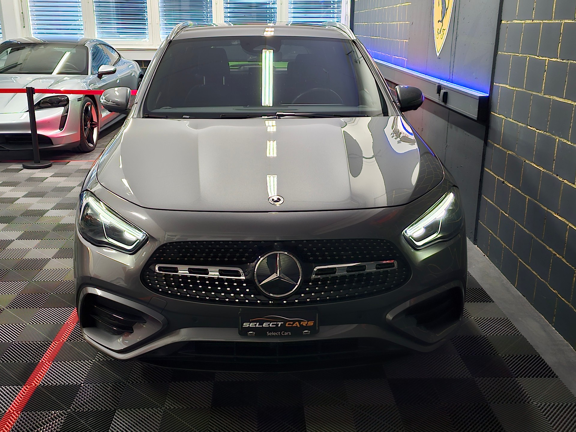 MERCEDES-BENZ GLA 250 4Matic 8G-DCT AMG Line-image-6