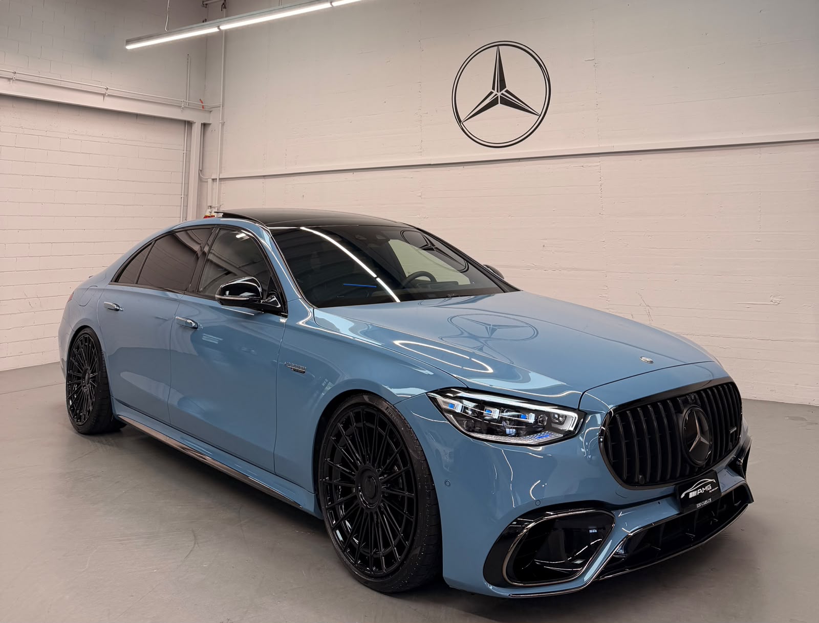 MERCEDES-BENZ S 63 AMG Limited Blue&Black E Performance 4Matic 802PS Lang Version Einzelstück Vollausstattung Gratisservice und Garantie-showroom-element-1