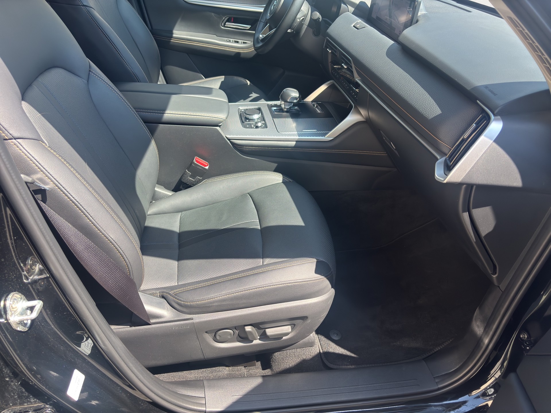 MAZDA CX-60 3.3L e-Skyactiv D 254 MHEV AWD Exclusive-Line-image-17